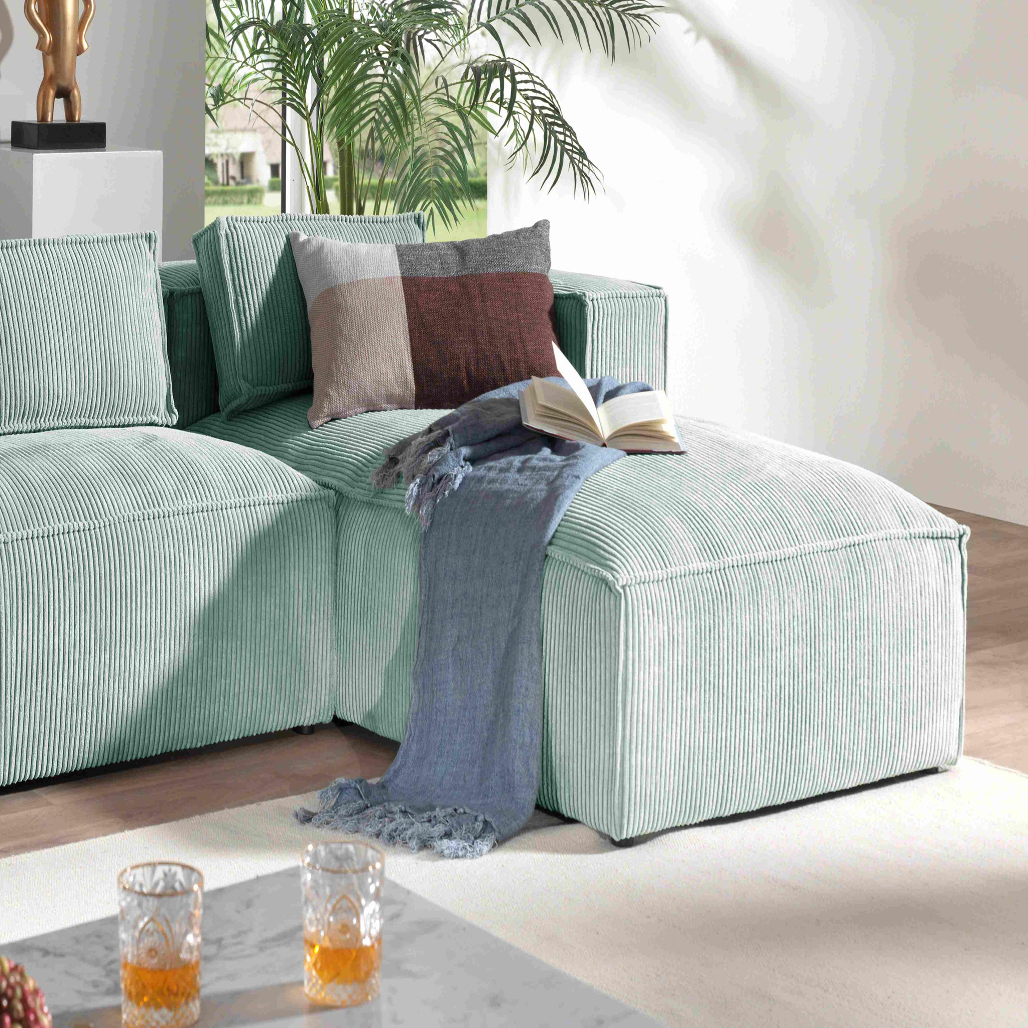 Voir la diapositive 3 : LISA DESIGN Stella - canapé d'angle - en velours côtelé - 4 places -style contemporain - droit