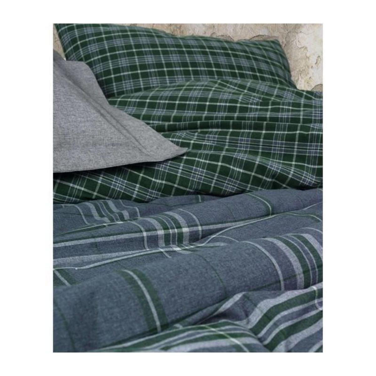 GENERIQUE Parure de lit - 129CTF24481 - 1 housse de couette 220 x 240 cm + 2 taies d'oreiller 60 x 60 cm - 50% coton, 50% polyester - Bleu