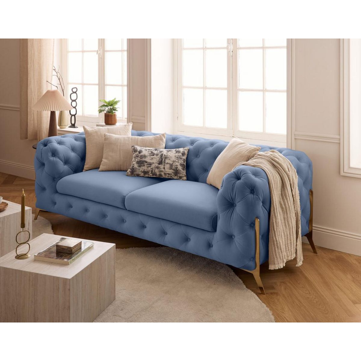 LISA DESIGN Camden - canapé 3 places chesterfield en velours - pieds en métal doré