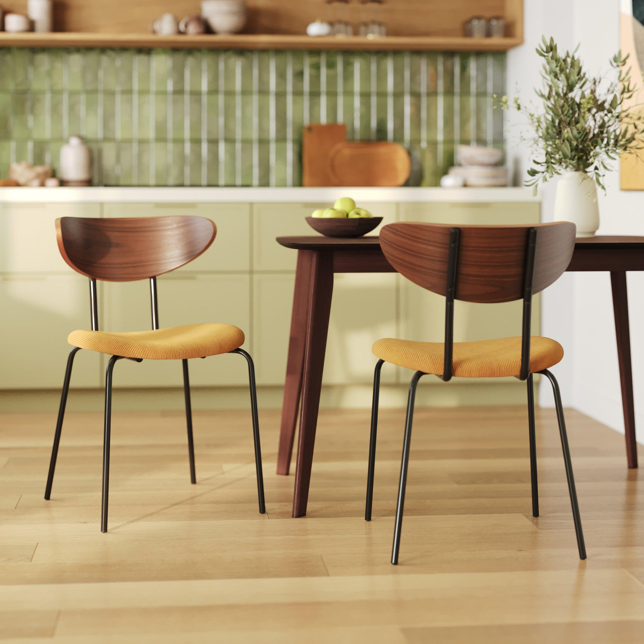 Voir la diapositive 2 : MAISON PAVANE Lot de 2 chaises en velours côtelé jaune moutarde et bois de noyer-jade