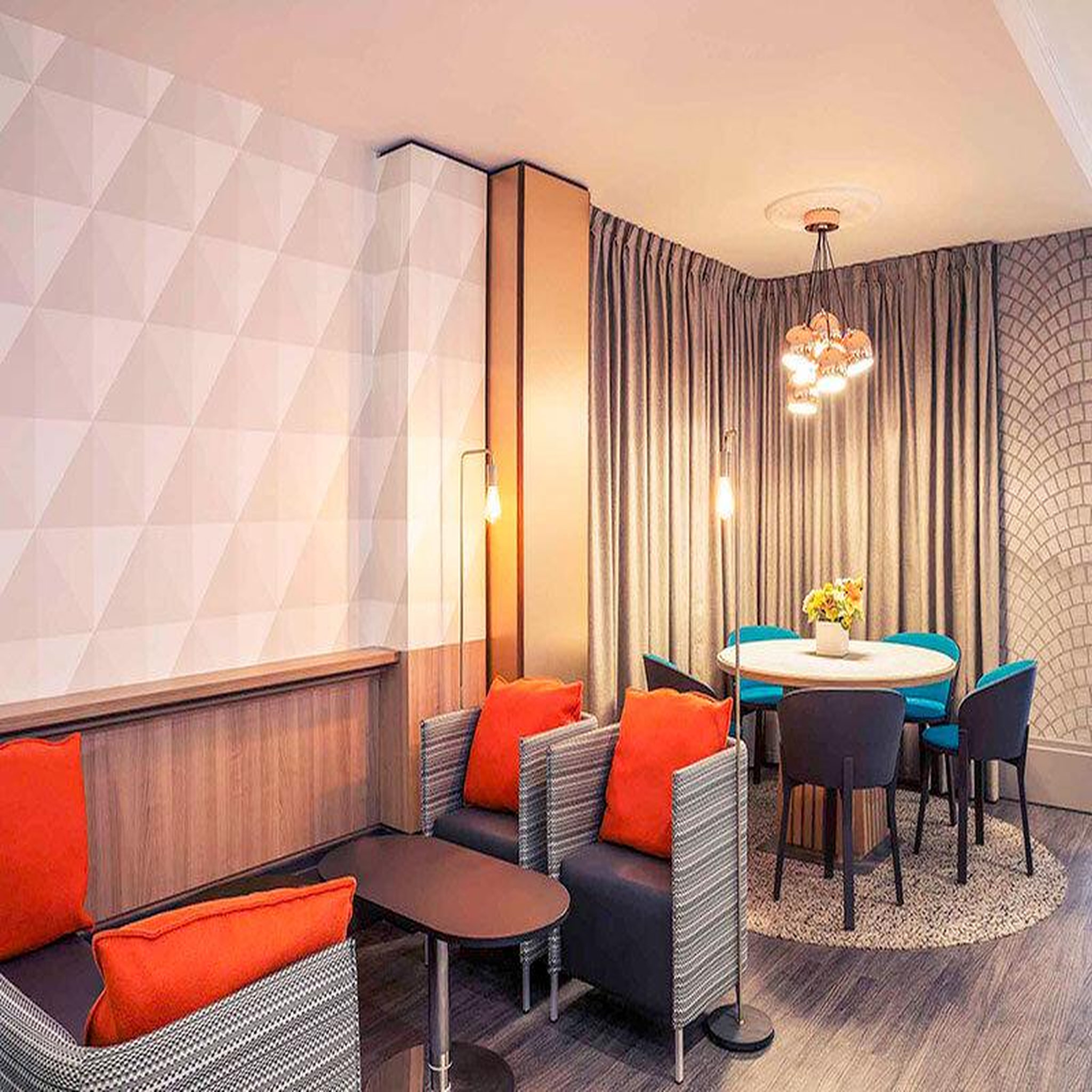 Voir la diapositive 3 : Smartbox Séjour de 2 jours en hôtel 4* avec champagne et vue sur le sacré-cœur de montmartre à paris - coffret cadeau séjour