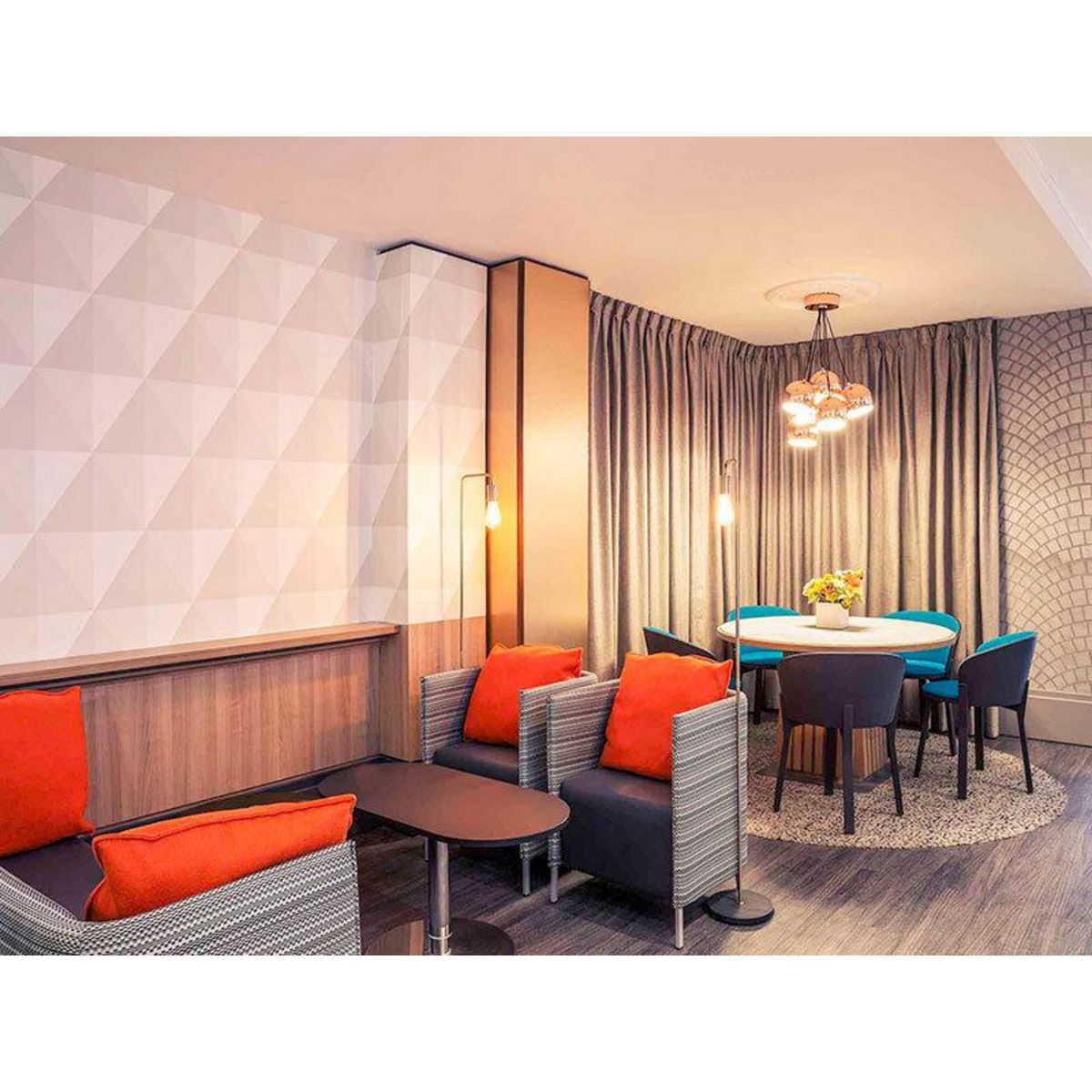 Smartbox Séjour de 2 jours en hôtel 4* avec champagne et vue sur le Sacré-Cœur de Montmartre à Paris - Coffret Cadeau Séjour