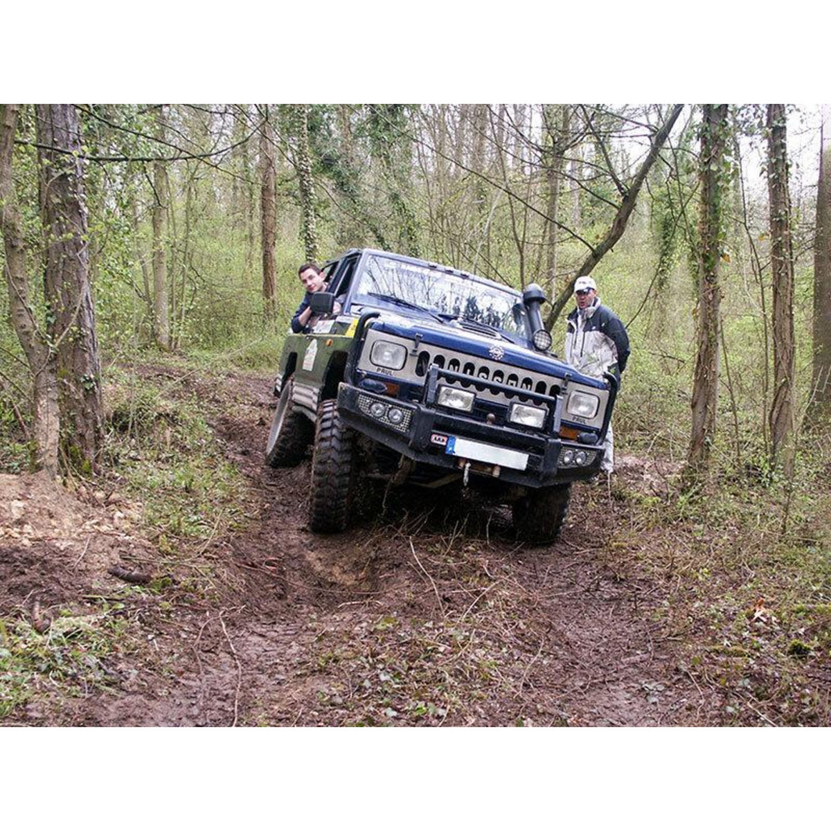 Smartbox Demi-journée de randonnée en 4x4 à la découverte des joyaux de Chantilly - Coffret Cadeau Sport & Aventure