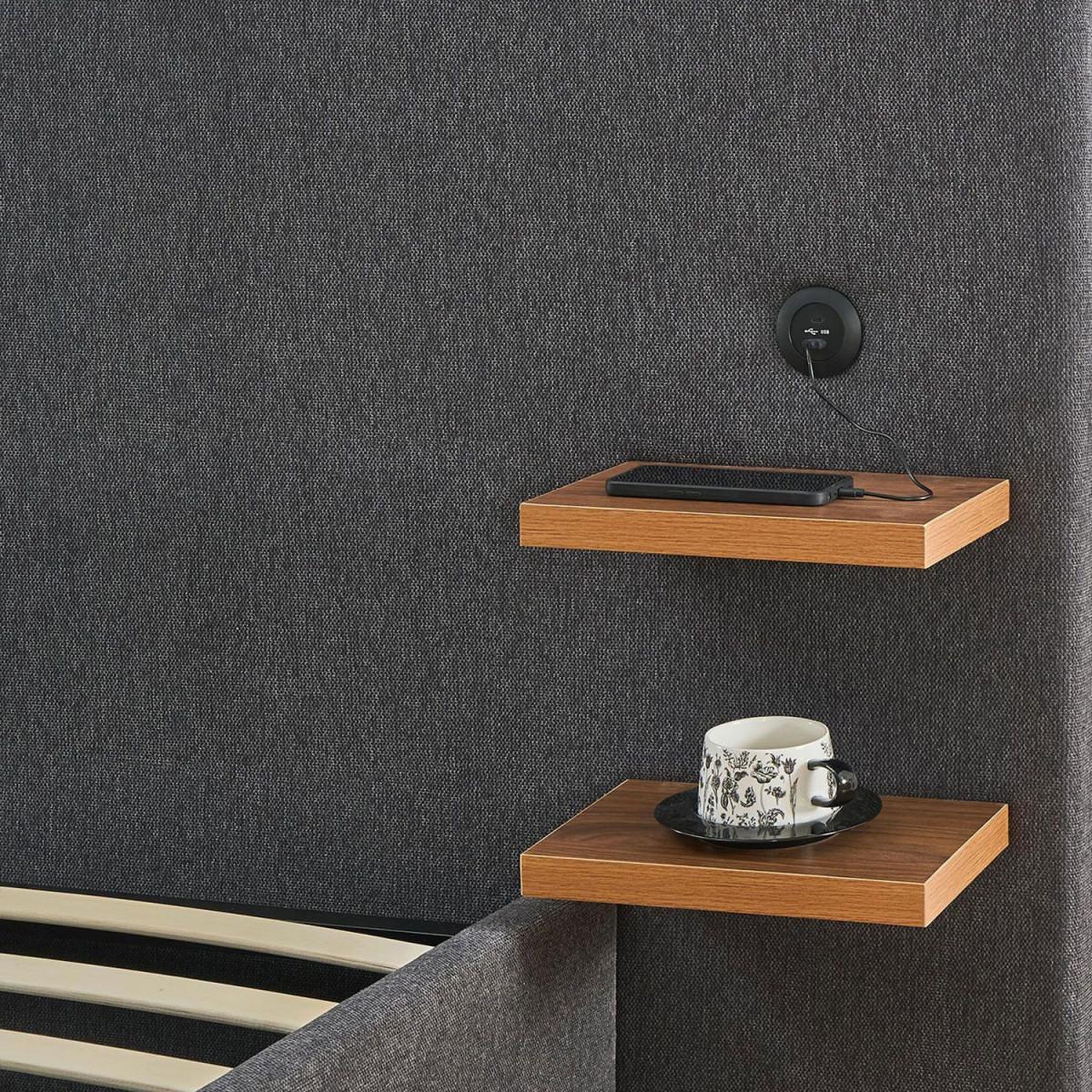 Voir la diapositive 2 : Paris Prix Lit coffre avec tablettes & usb  mike  180x200cm gris