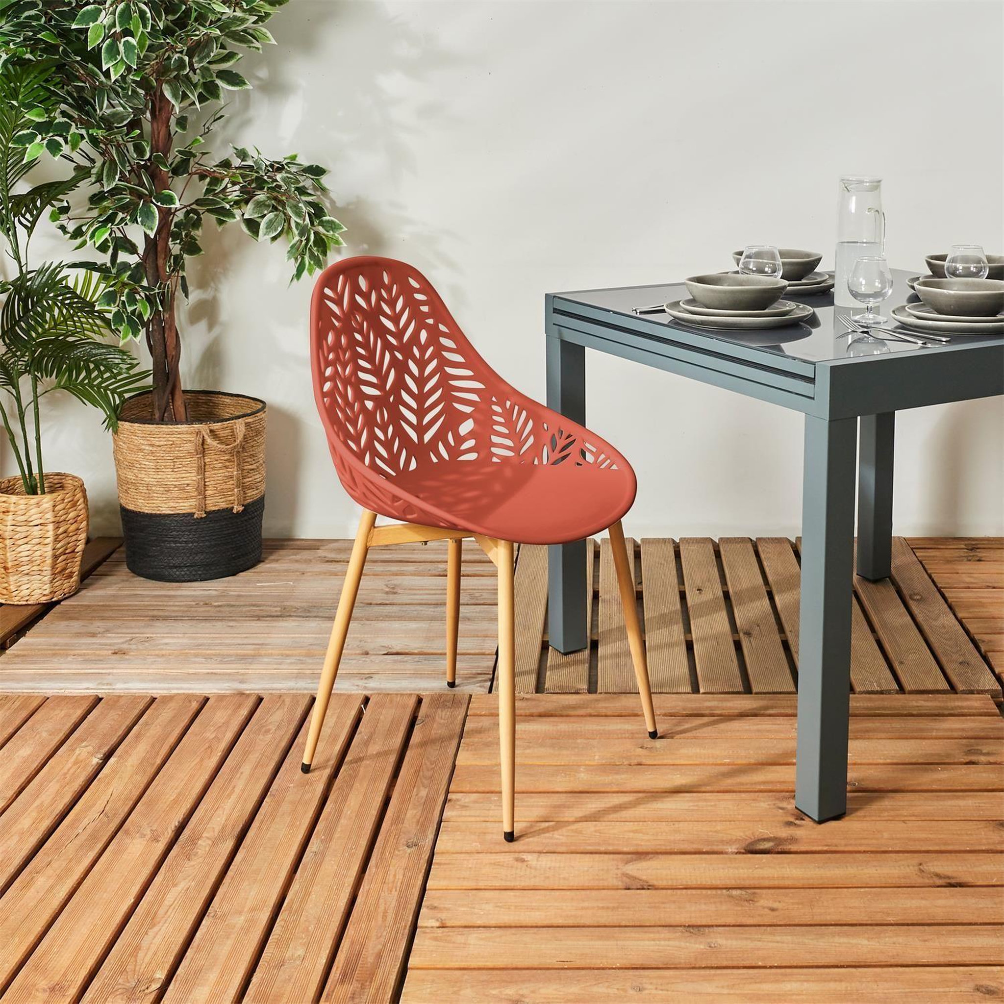 Voir la diapositive 2 : The Home Deco Factory Lot de 4 chaises d'extérieur Calvi en polypropylène
