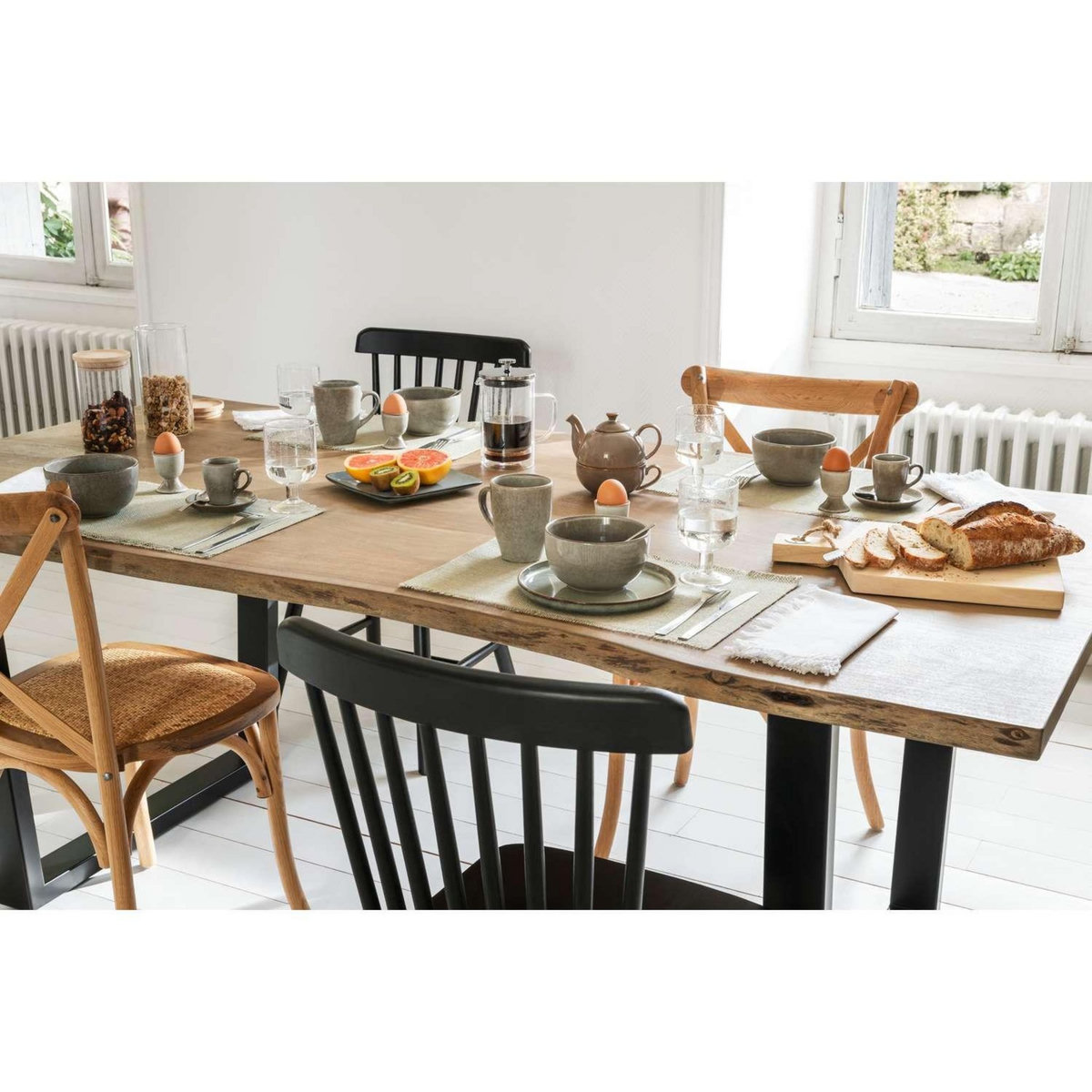 ATMOSPHERA Table à manger en bois pour 8 personnes SKIDAL - Marron et noir