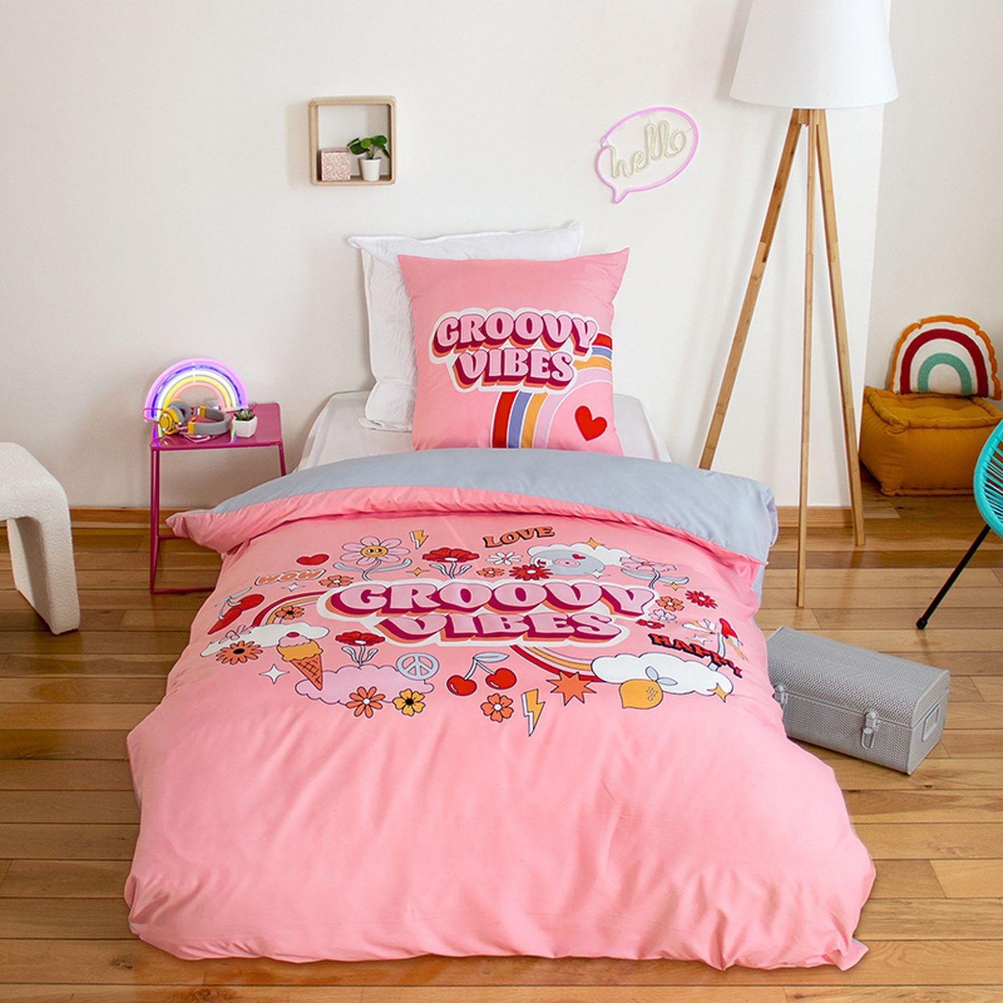 Voir la diapositive 2 : COTE DECO Parure de lit enfant Groovy vibes - 100% microfibre 72g/m² - 140 x 200 cm