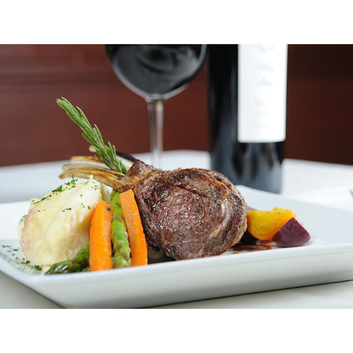 Smartbox 2 jours avec dîner et spa pour 2 à l'Hôtel Aux Vieux Remparts - Coffret Cadeau Séjour