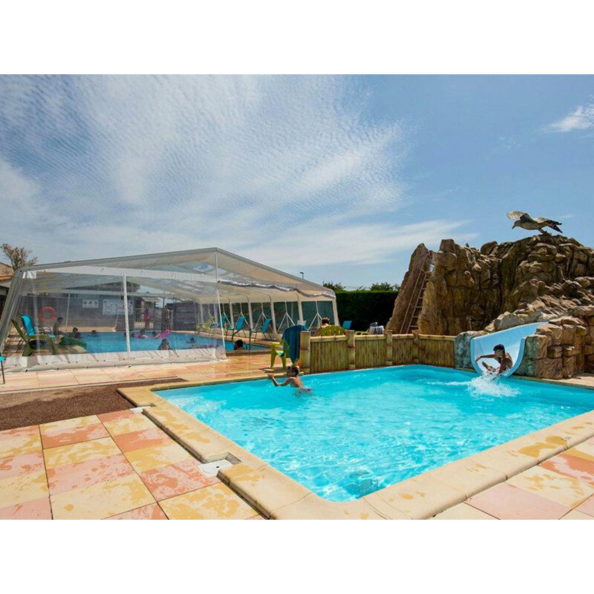 Smartbox 3 jours insolites en lodge en famille près des Sables-d'Olonne en camping 3* - Coffret Cadeau Séjour