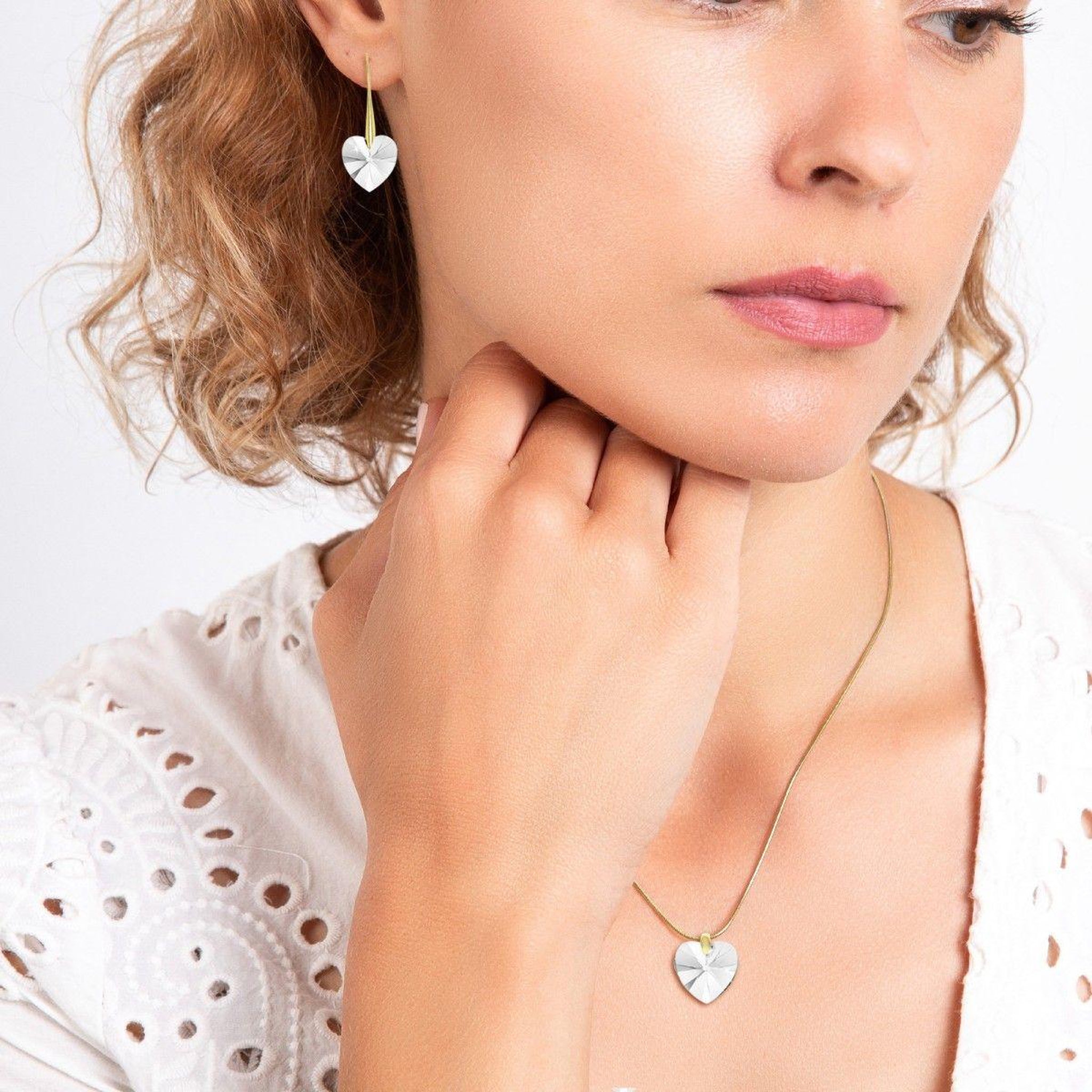 Voir la diapositive 2 : SC BOHEME Parure collier et boucles d'oreilles coeurs SC Bohème orneés de Cristaux scintillants