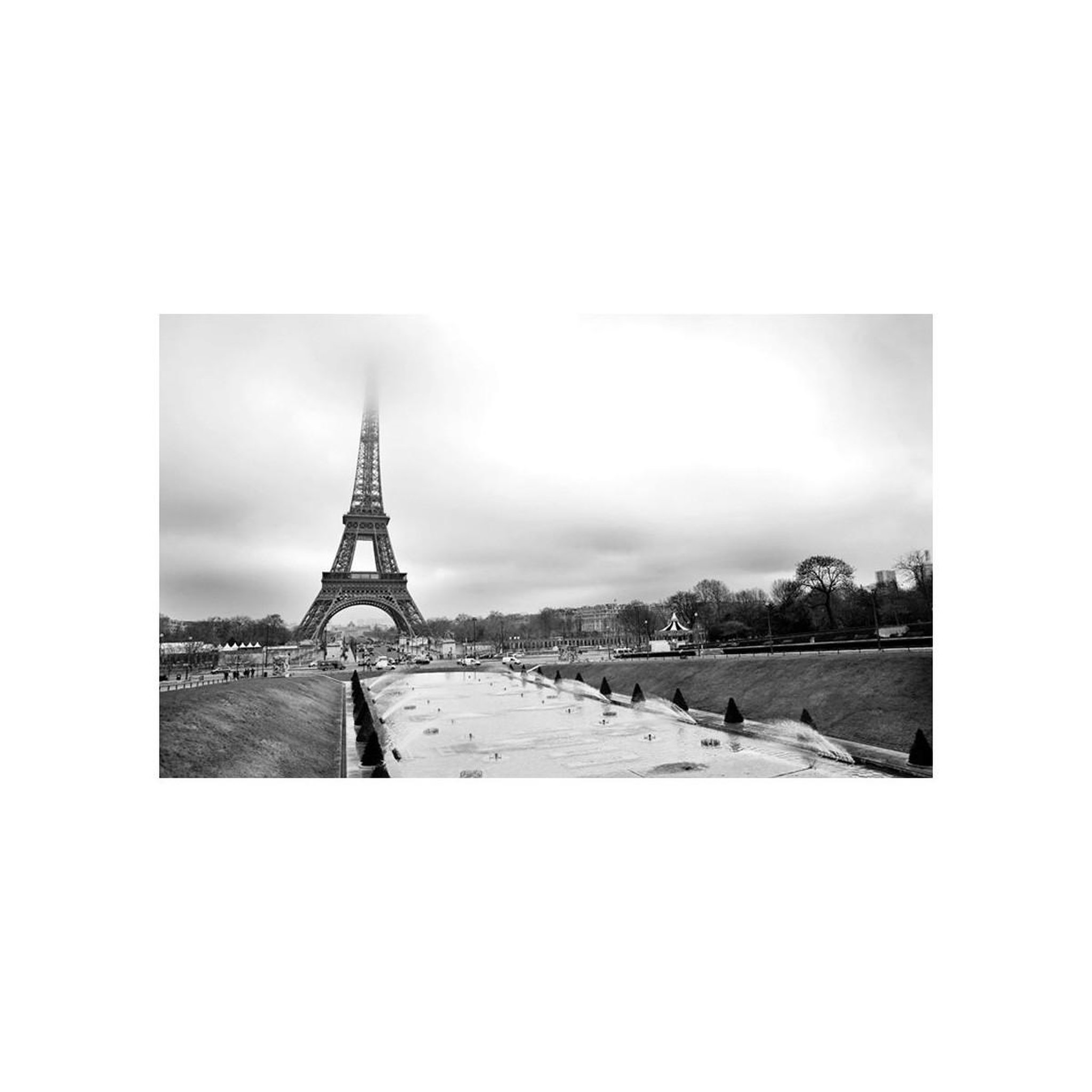 Voir la diapositive 2 : Paris Prix Papier peint  paris : tour eiffel ii  270x450cm