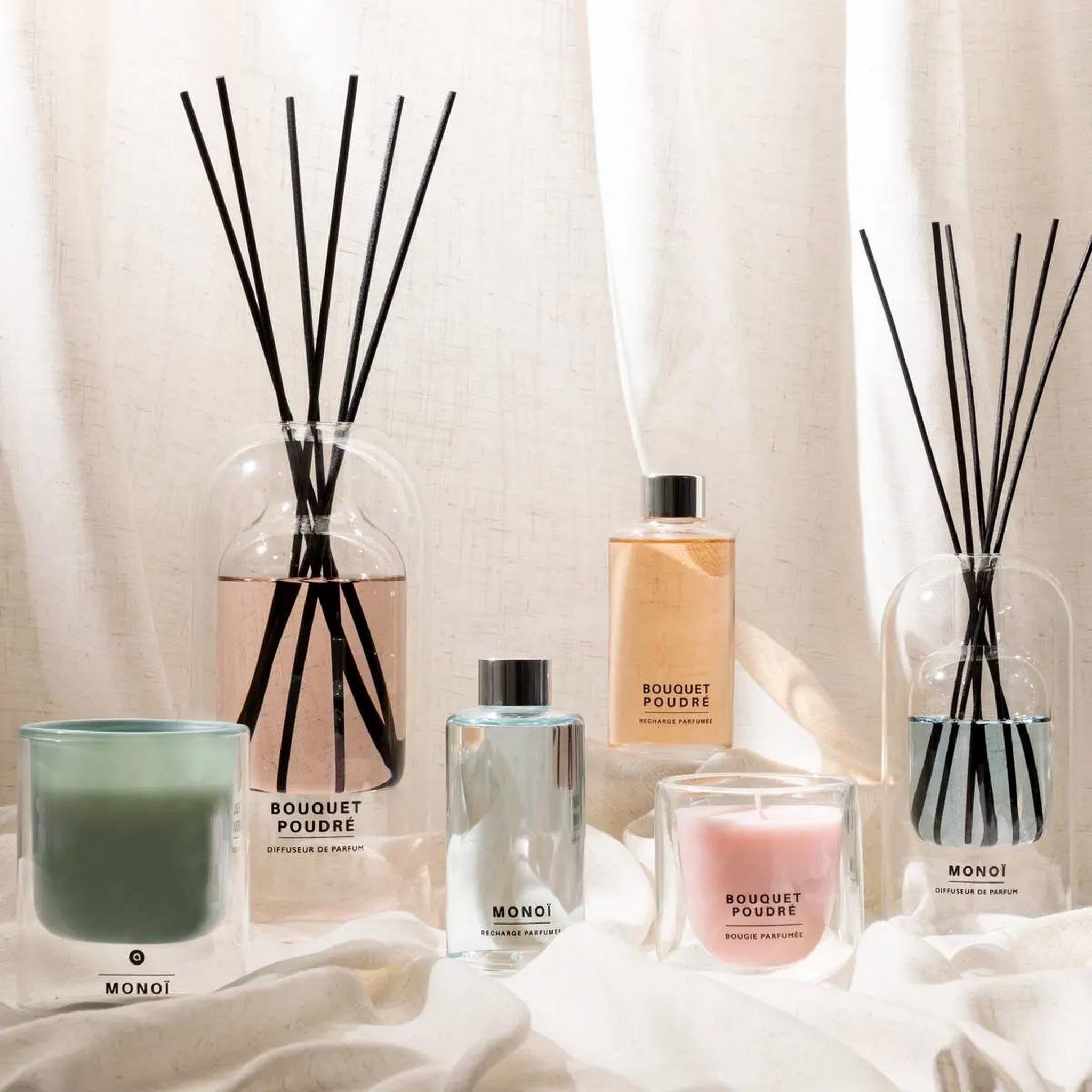Voir la diapositive 3 : COMPTOIR DE LA BOUGIE Bougie parfumée en verre  ilan  130g bouquet poudré