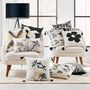 Voir la diapositive 4 : Paris Prix Coussin Déco Pompons  Darcy  45x45cm Naturel