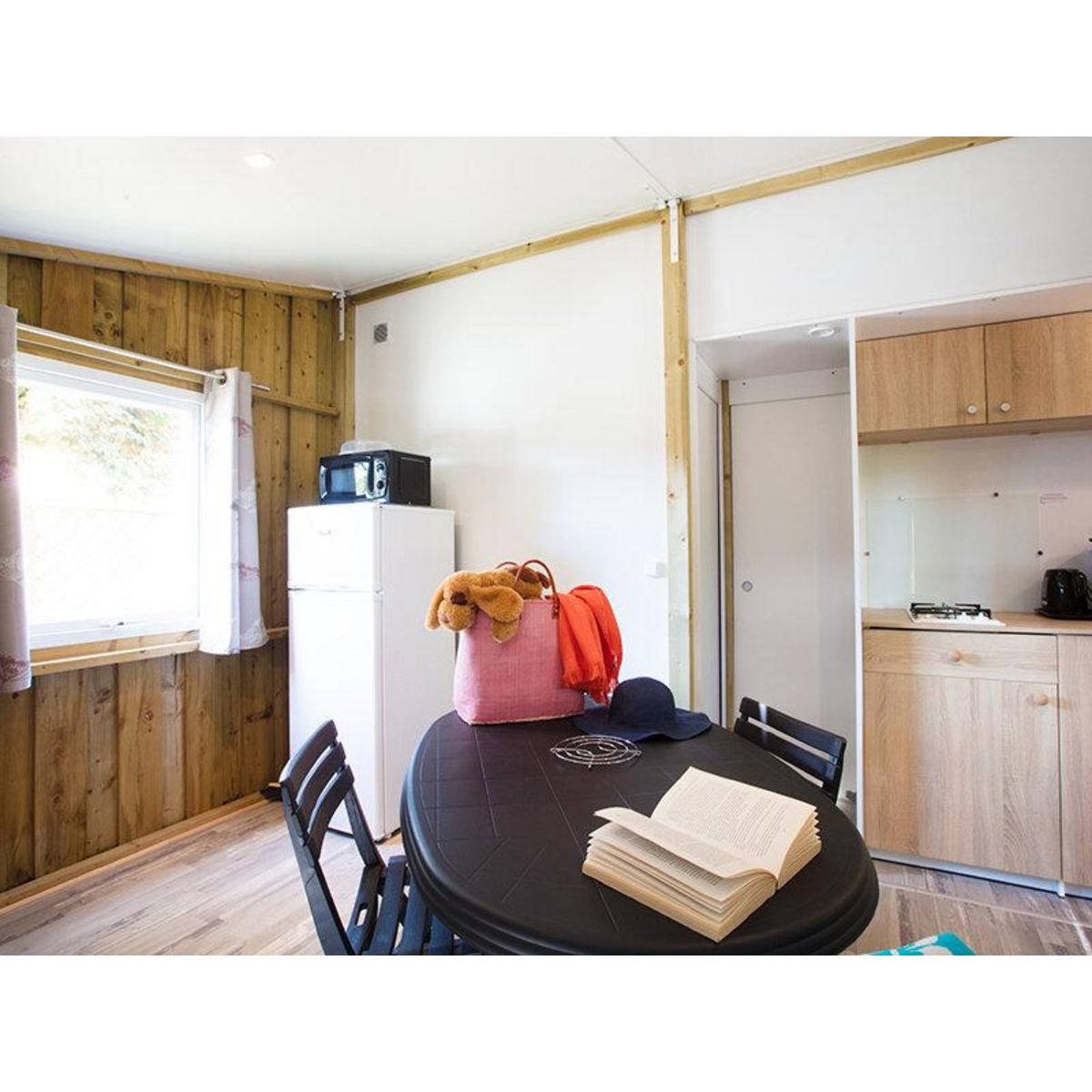 Smartbox Escapade en cottage Robinson : 3 jours en famille avec vin près de Rocamadour - Coffret Cadeau Séjour