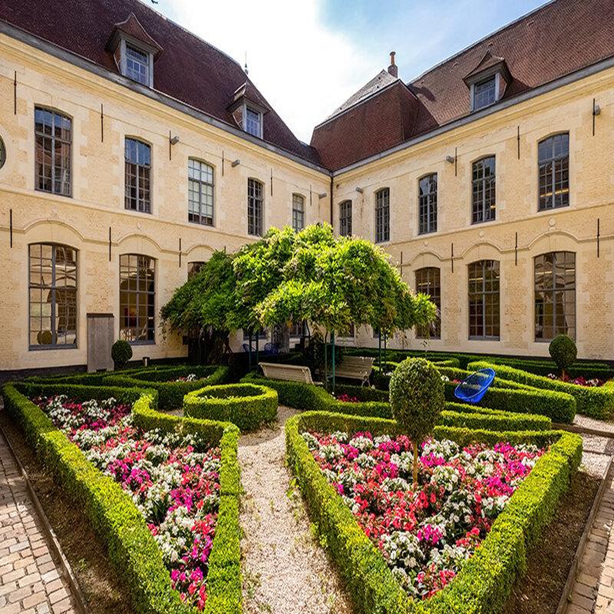 Voir la diapositive 3 : Smartbox Escapade relaxante en hôtel 5* à lille avec massage, piscine et hammam - coffret cadeau séjour