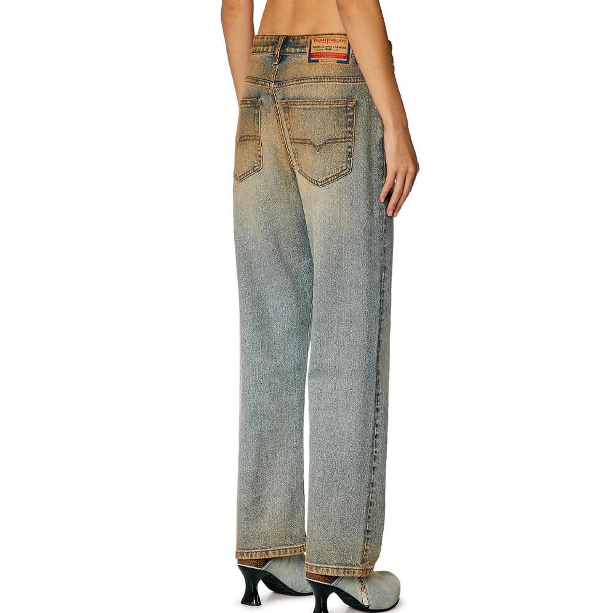 Voir la diapositive 2 : DIESEL Jean  Large Femme Diesel 1999 Reggy