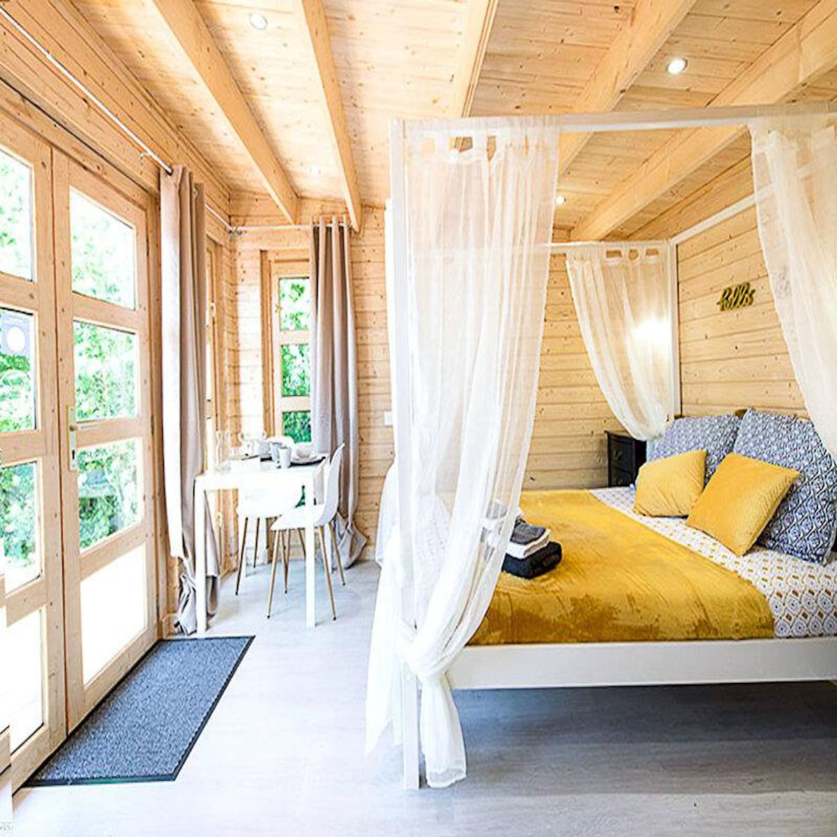 Smartbox Multi-séjour Prestige avec activité détente ou sensations fortes pour une fille en or - Coffret Cadeau Multi-thèmes