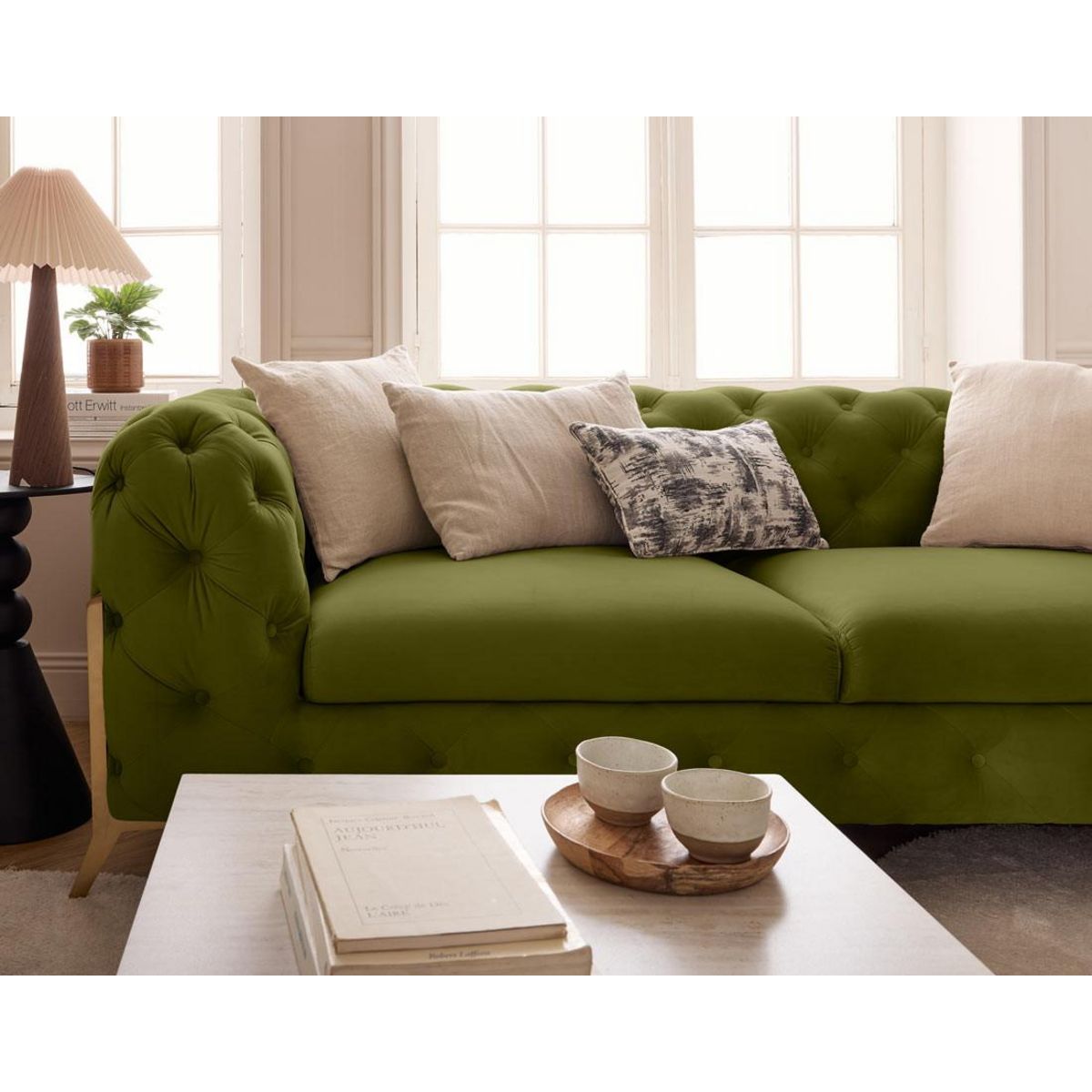 LISA DESIGN Camden - canapé 3 places chesterfield en velours - pieds en métal doré