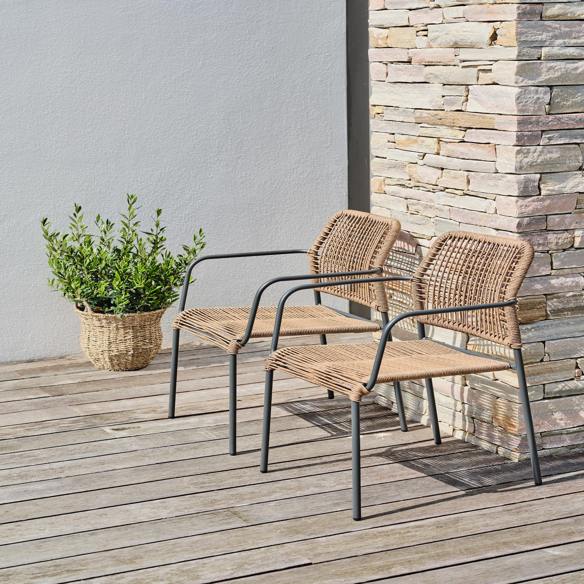 Voir la diapositive 6 : DCB GARDEN Ensemble repas de jardin en acier  (2 places)