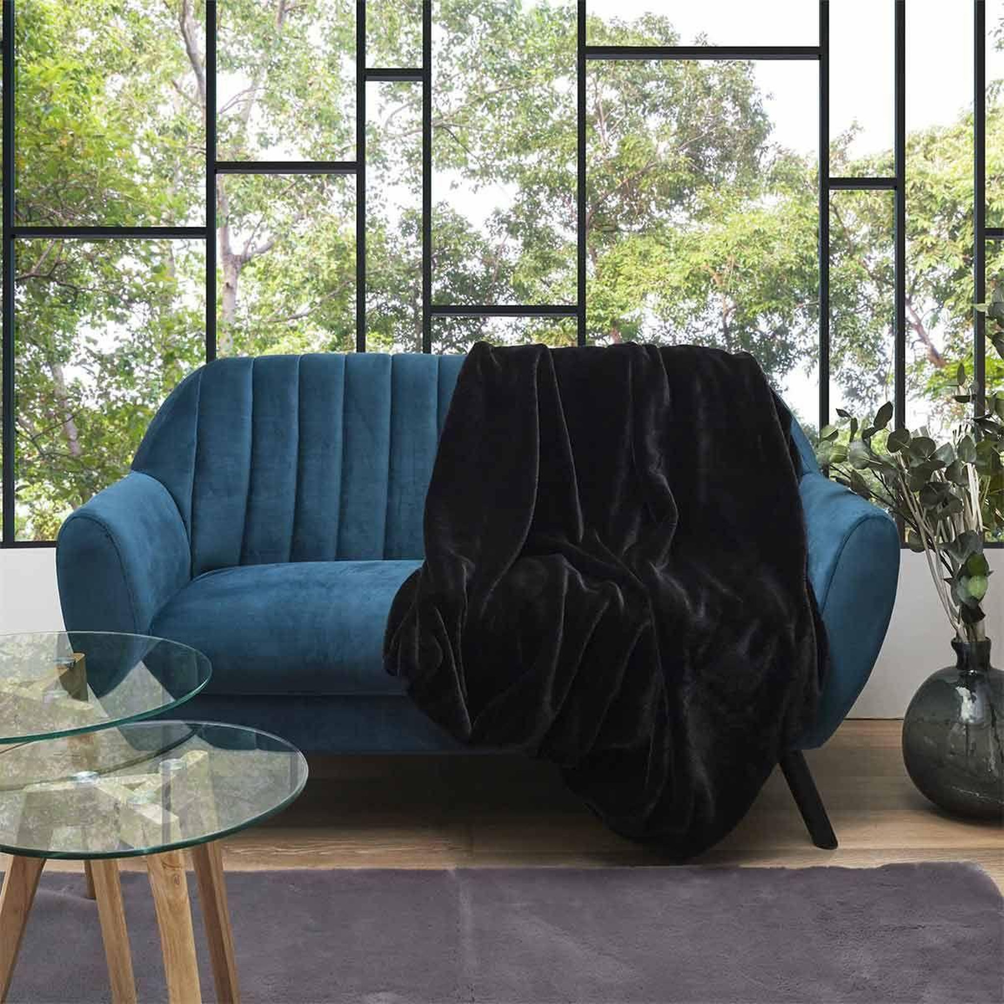 Voir la diapositive 4 : The Home Deco Factory Plaid imitation fourrure  opulence  120x150cm noir