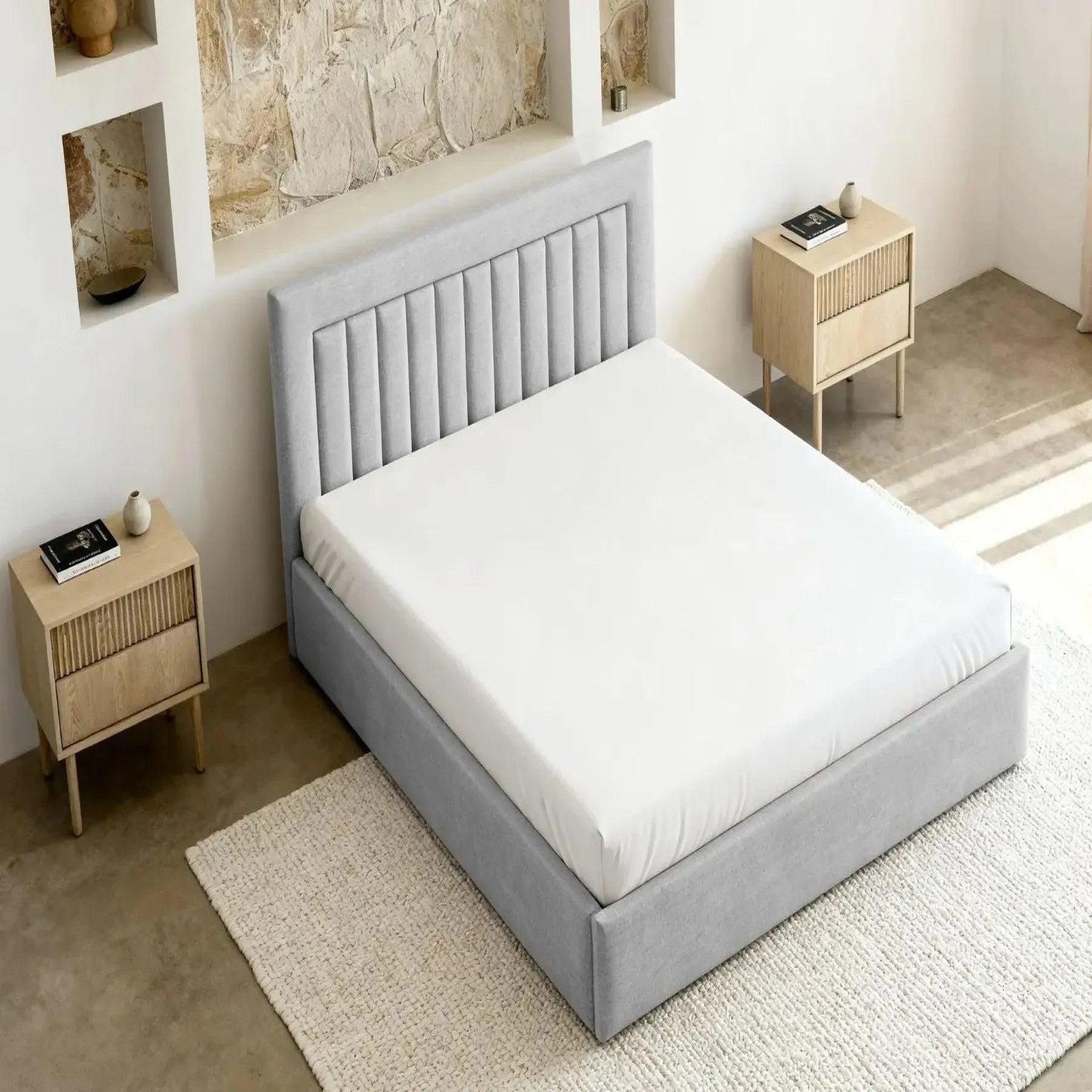 Voir la diapositive 6 : CASANOVA PARIS Camille - lit coffre tissu velours