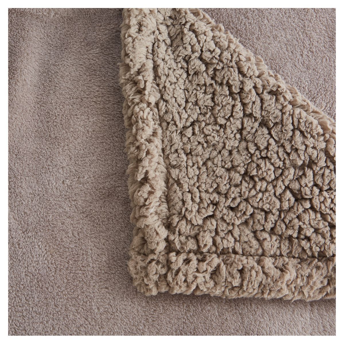 ACTUEL Couverture unie bi- matière en polyester 240g/m² SWEET 