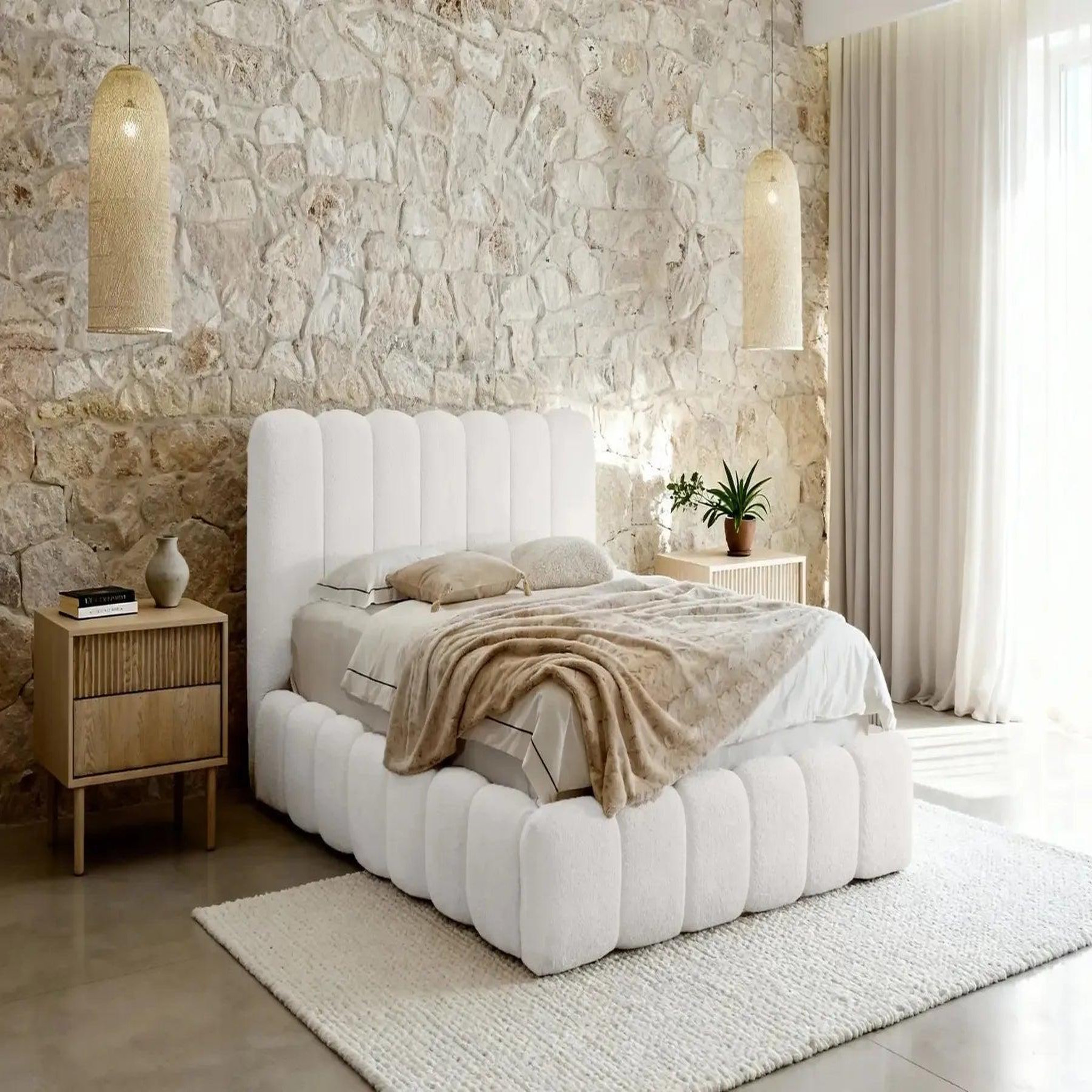 Voir la diapositive 2 : CASANOVA PARIS Garance - lit coffre tissu chenille