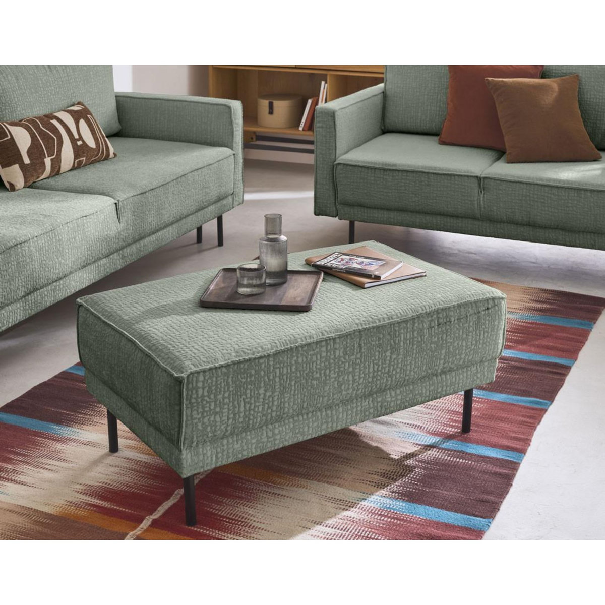 LISA DESIGN Charlie - pouf - pieds hauts - en tissu velours relief