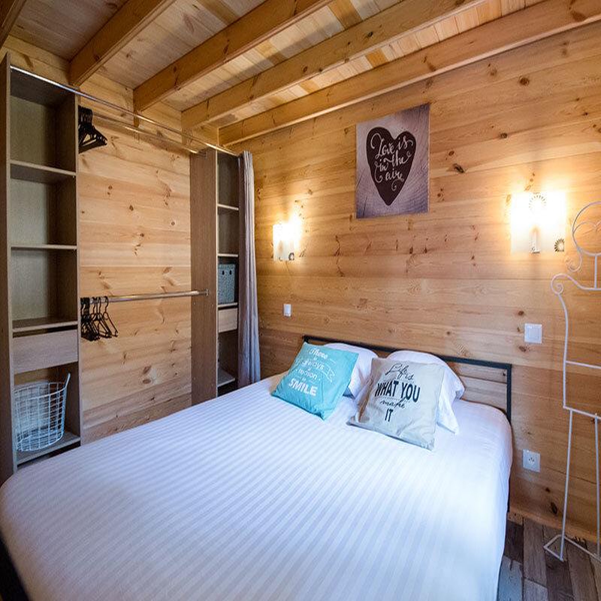 Voir la diapositive 5 : Smartbox 2 jours en cottage avec spa privatif dans la baie de saint-brieuc - coffret cadeau séjour