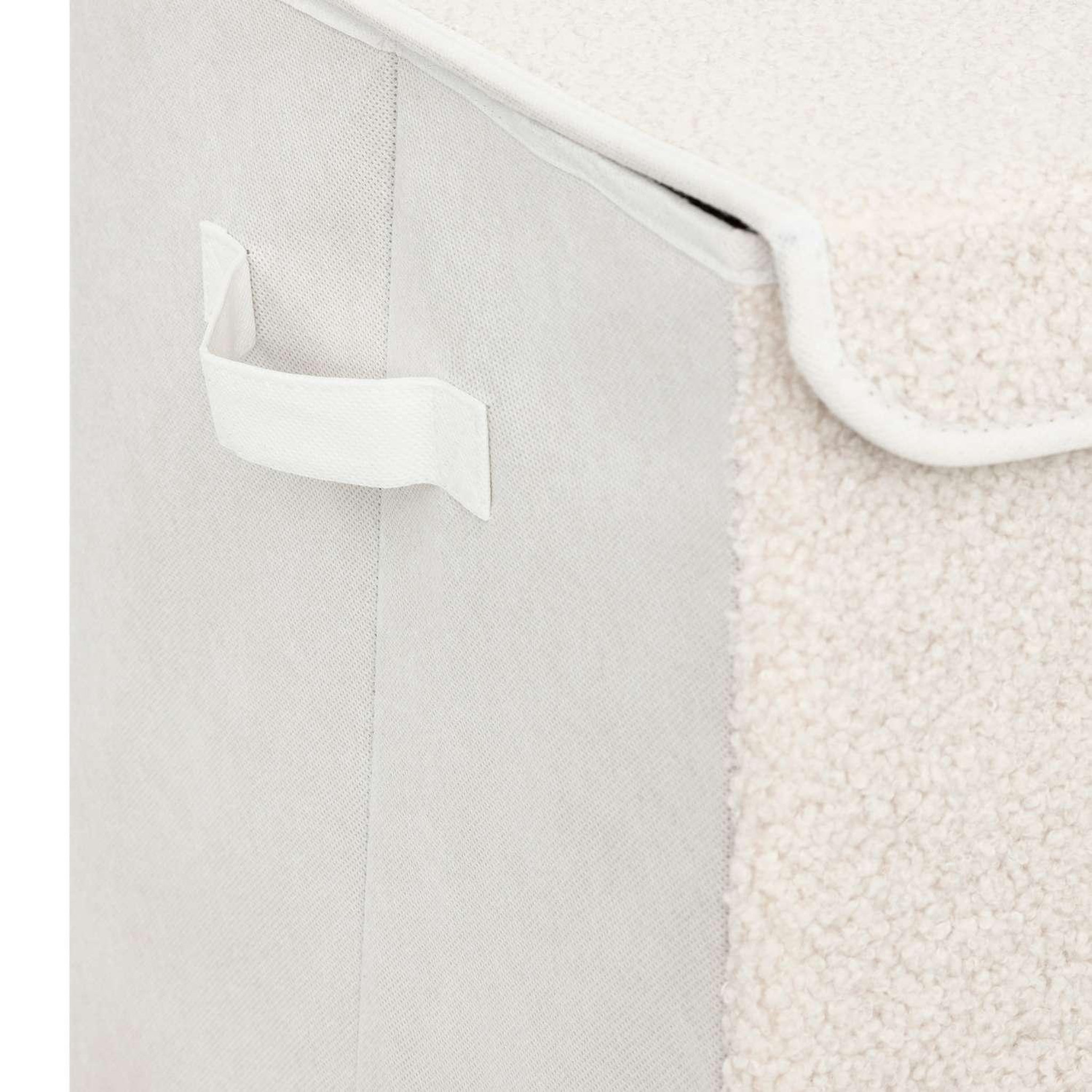 Voir la diapositive 5 : ATMOSPHERA Coffre rangement en bouclette - Blanc