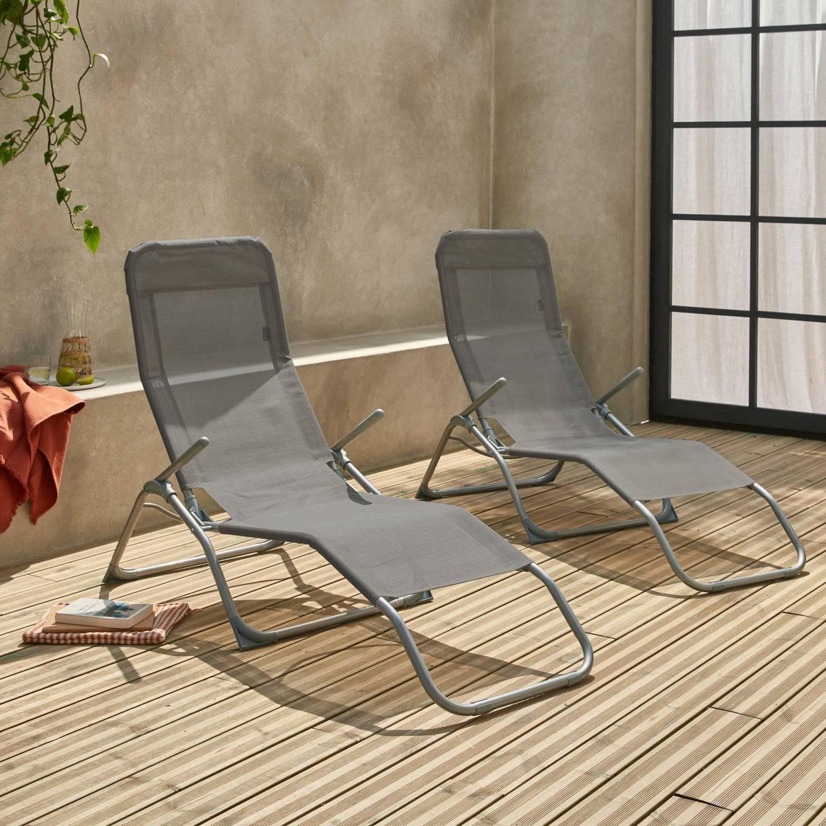 SWEEEK Lot de 2 bains de soleil pliants - Levito Gris Anthracite - Transats textilène 2 positions. chaises longues