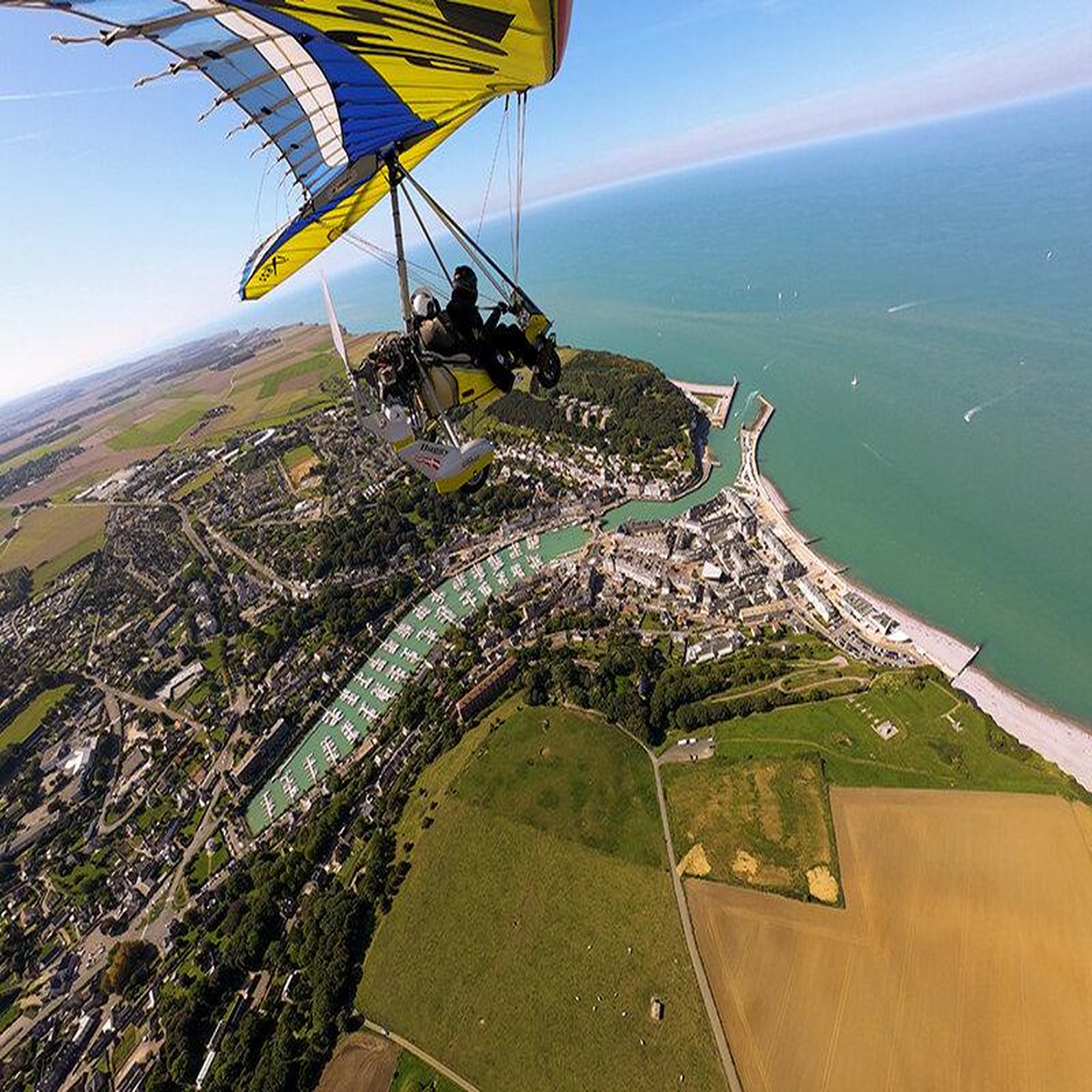 Voir la diapositive 3 : Smartbox Survol inoubliable des hameaux de la côte normande en ulm - coffret cadeau sport & aventure