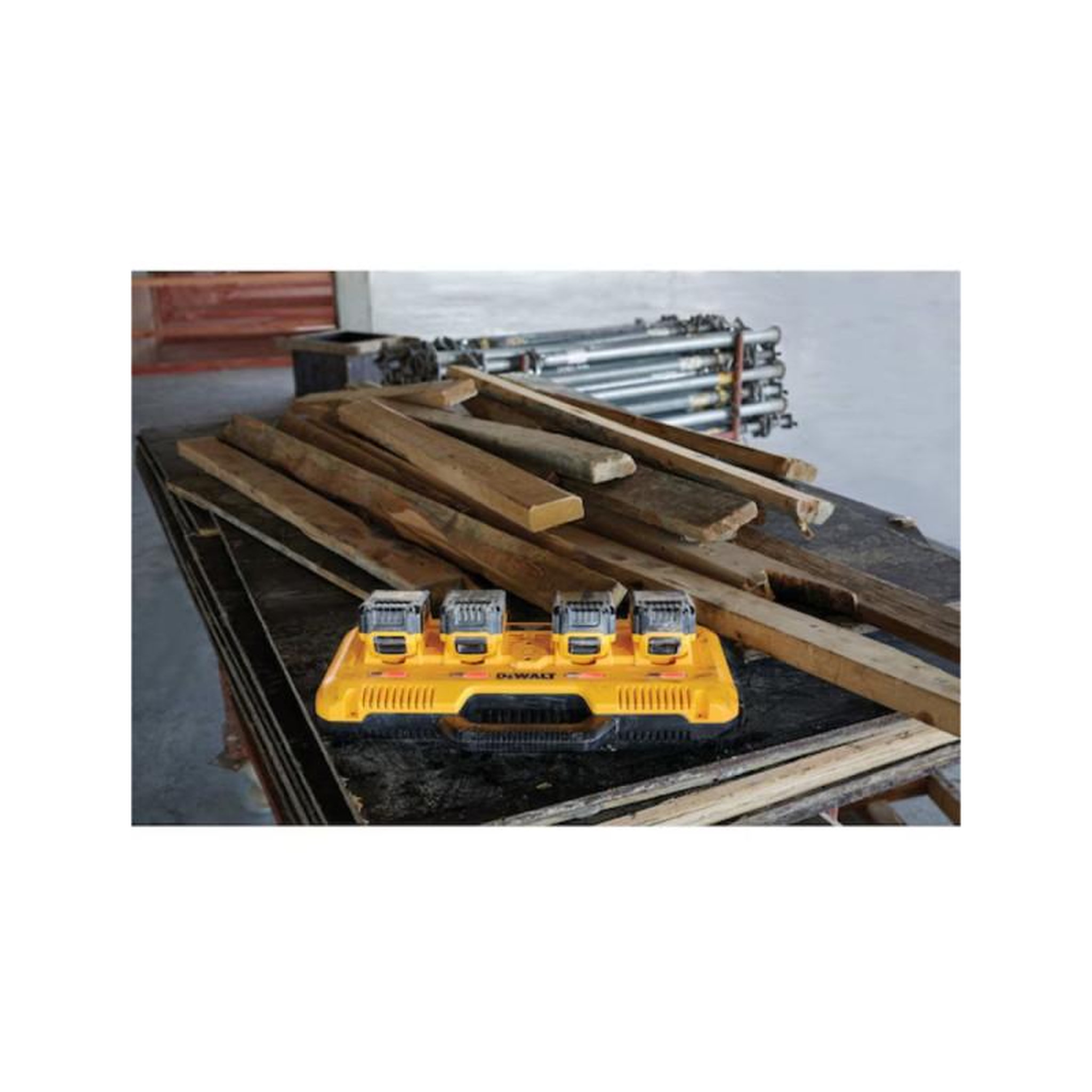 Voir la diapositive 4 : Dewalt Chargeur rapide 4 ports universel DEWALT