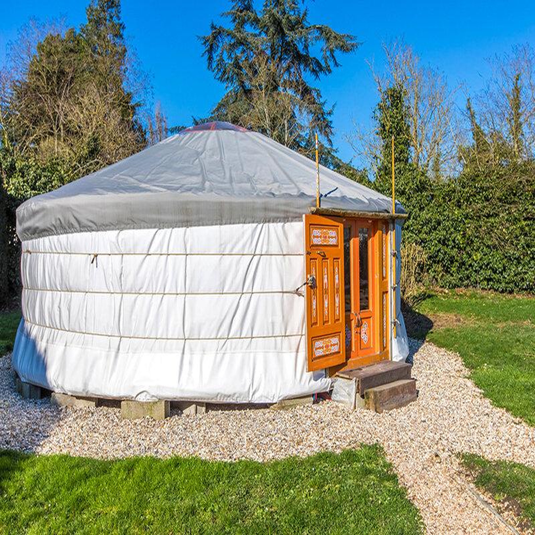 Voir la diapositive 4 : Smartbox Séjour insolite en yourte avec journée au spa près de paris - coffret cadeau séjour