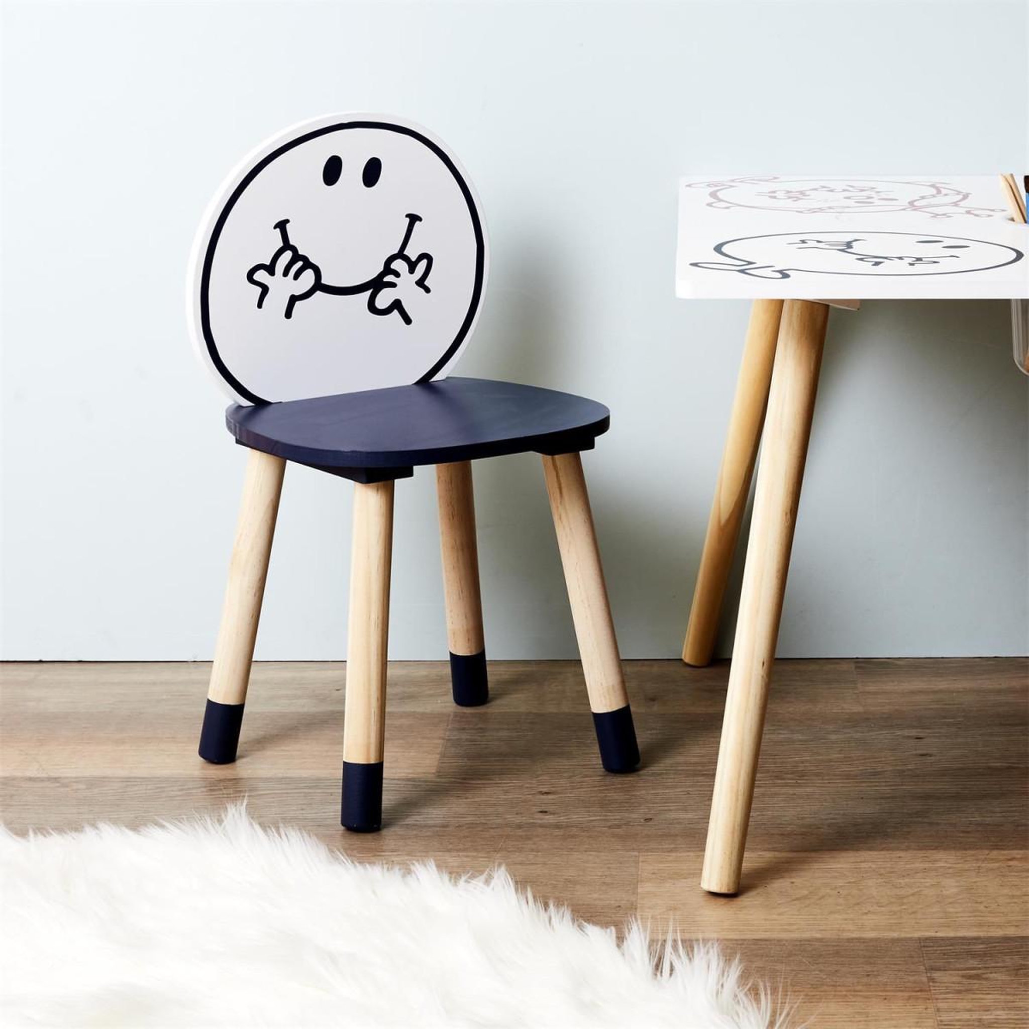 Voir la diapositive 5 : The Home Deco Factory Chaise enfant  monsieur heureux  52cm bleu