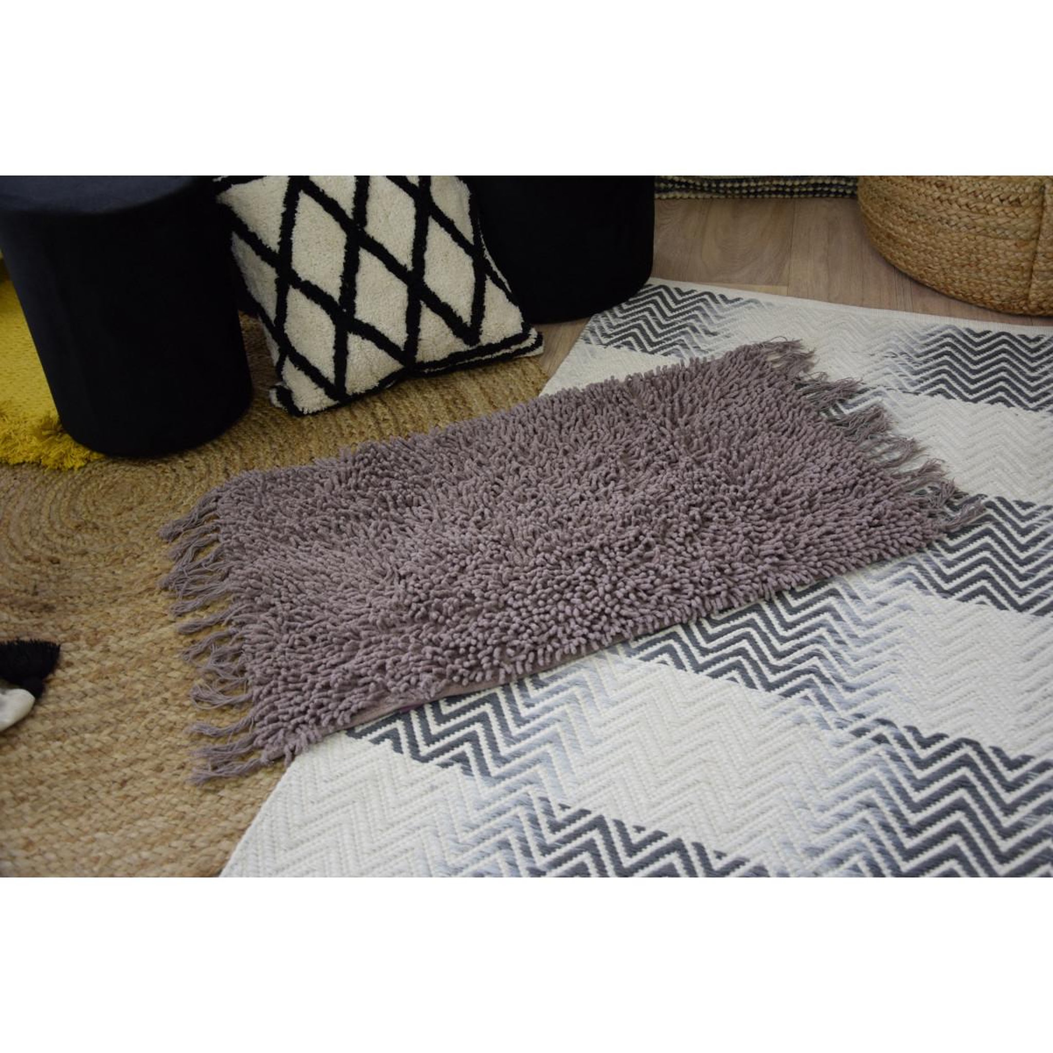 Voir la diapositive 2 : GUY LEVASSEUR Tapis de bain en coton uni à franges 50x70cm