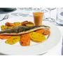 Voir la diapositive 2 : Smartbox Découverte de Paris lors d'un dîner croisière Excellence sur la Seine pour 2 adultes et 2 enfants - Coffret Cadeau Gastronomie