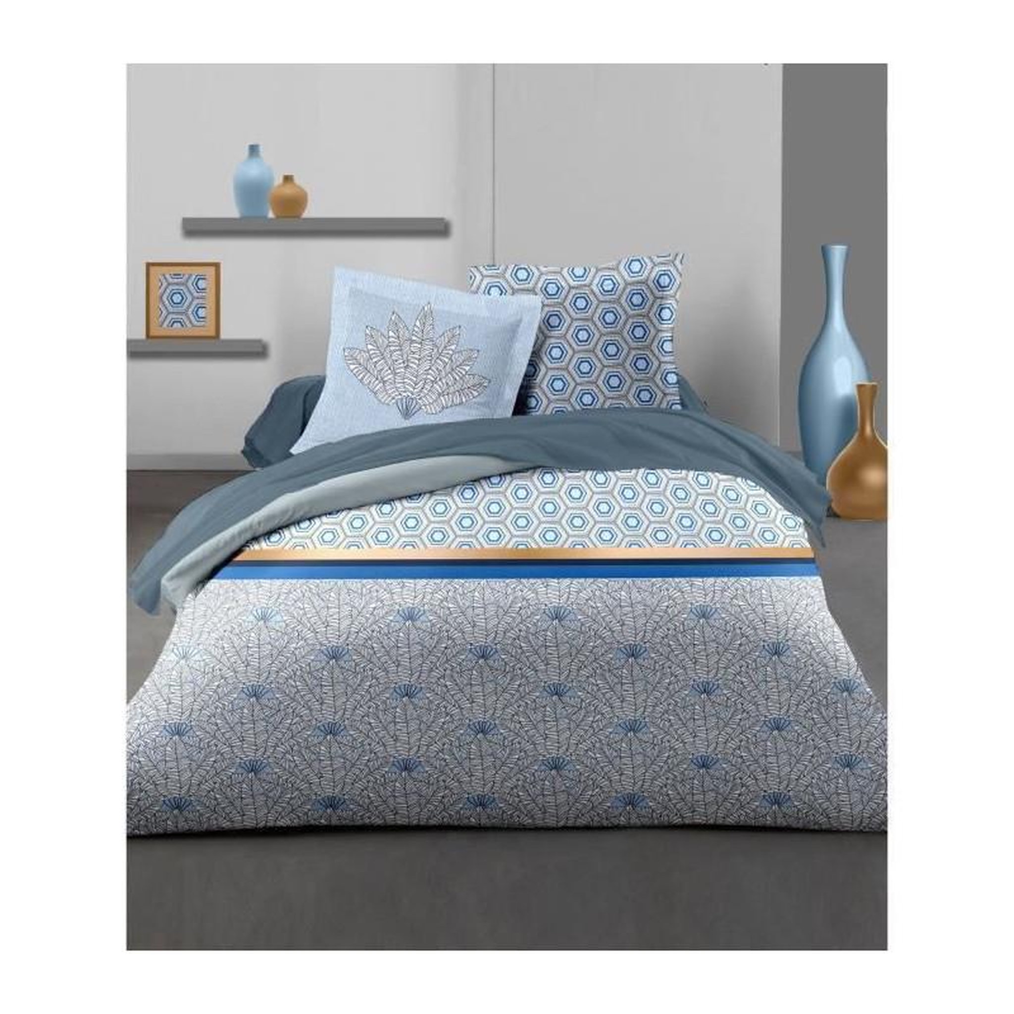 HOME LINGE PASSION HOME LINGE PASSION Parure de couette Louxor - 1 housse de couette 240 x 260 cm + 2 taies 65 x 65 cm - Bleu et blanc