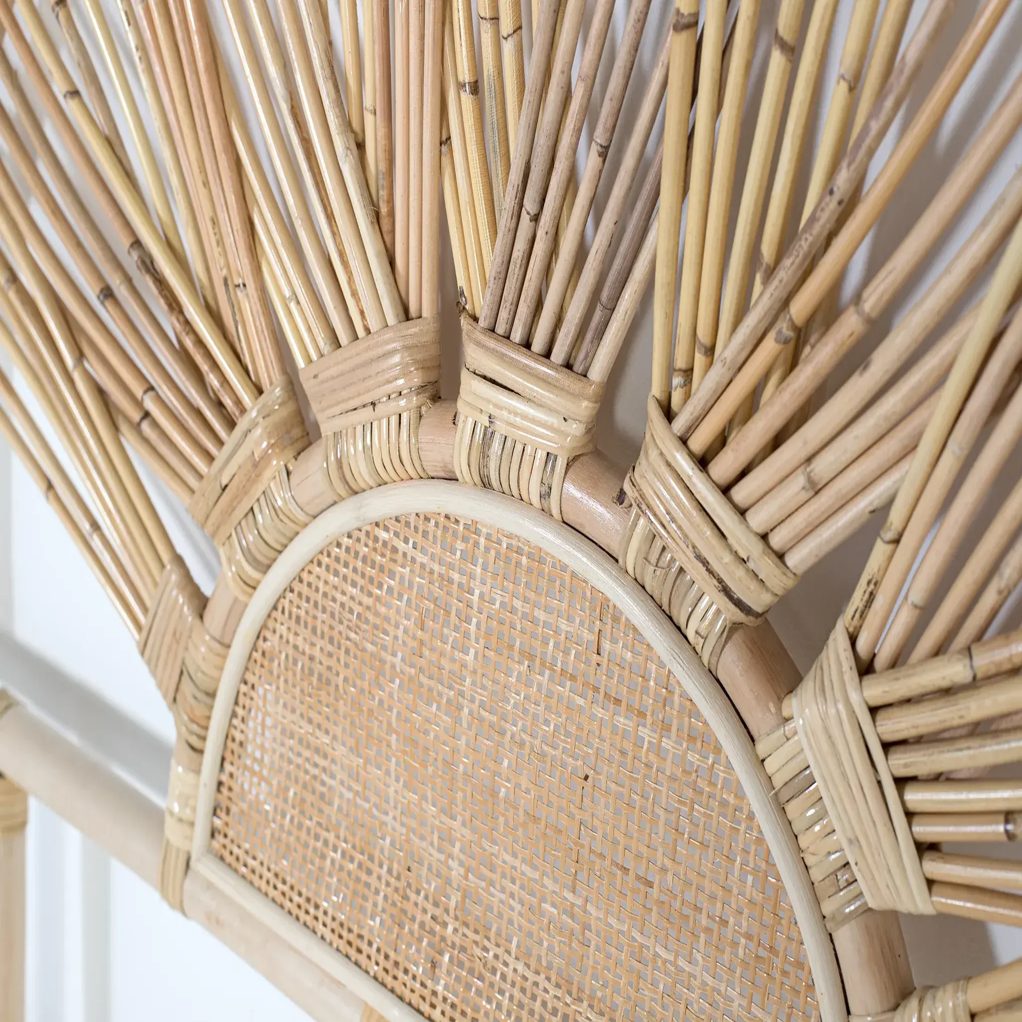 Voir la diapositive 4 : GINER Y COLOMER SL Tête de lit en rotin naturel 165 cm style bohème
