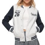 SUPERDRY Bomber  Femme Superdry College Scripted. Coloris disponibles : Gris