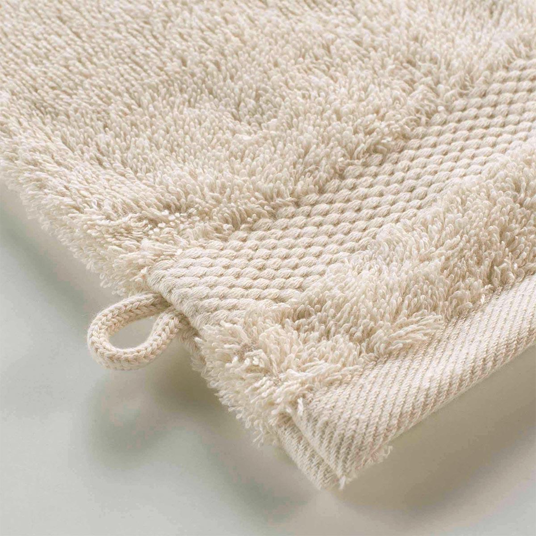 Voir la diapositive 2 : Douceur d'Intérieur Lot de 2 gants de toilette  elegance  15x21cm sable
