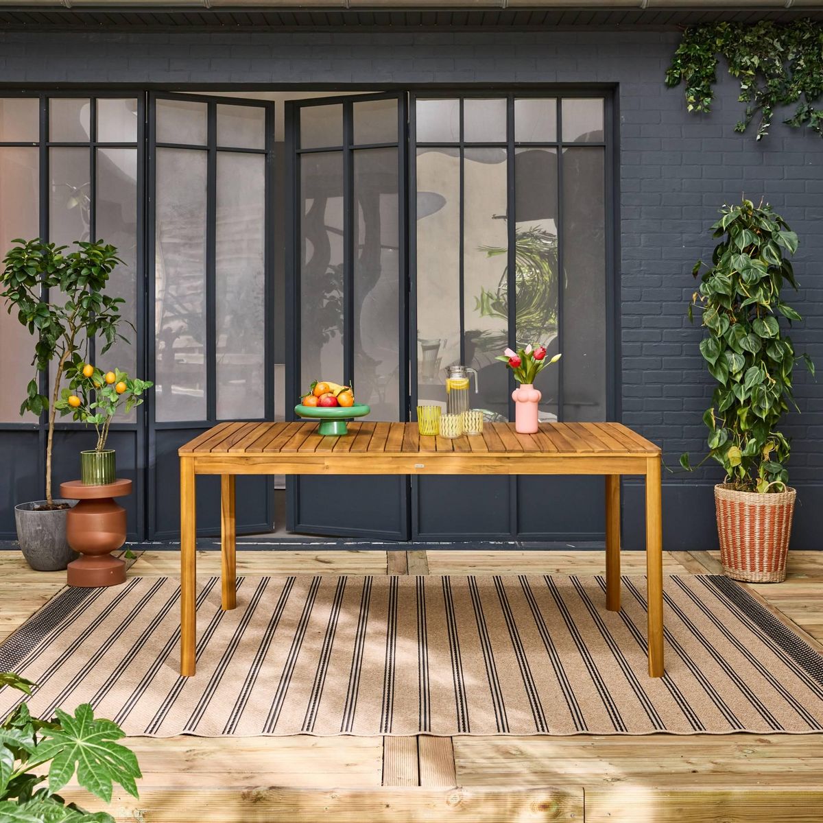 SWEEEK Table de jardin SENORA acacia avec coins arrondis, 8 places, 160 x 90 x 75 cm