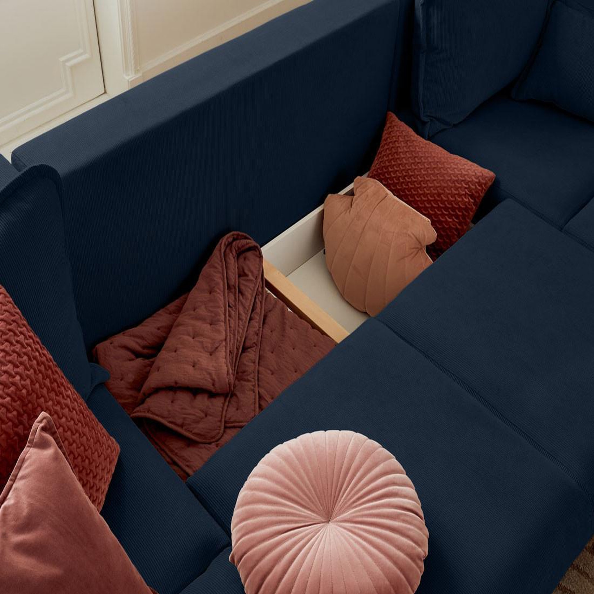 Voir la diapositive 3 : LISA DESIGN Albane - canapé panoramique en u - 7 places - convertible avec coffre - en velours côtelé