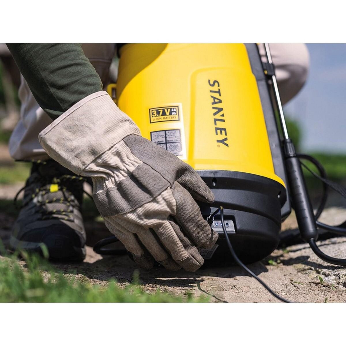 Stanley Pulvérisateur Électrique 5L, Batterie Lithium 3,7 V / 2,6 Ah Pulvérisateur Jardin Végétaux + Lance Télescopique STANLEY