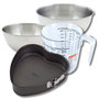 Voir la diapositive 1 : ZENKER Set pâtisserie avec moule à gâteau cœur 27 x 25 cm en acier, 2 bols à mixer, verre mesureur et spatule Zenker