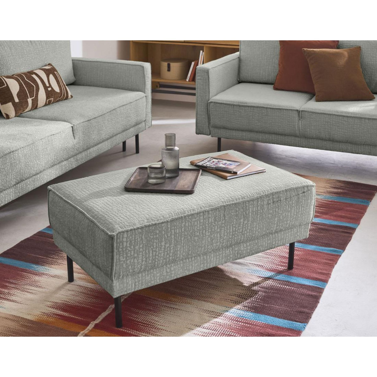 LISA DESIGN Charlie - pouf - pieds hauts - en tissu velours relief