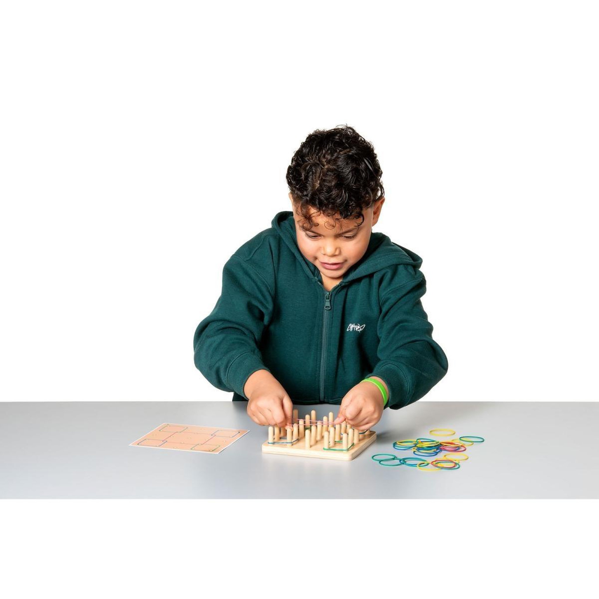 Voir la diapositive 2 : TOYSFORLIFE Geo Loops, la géométrie aux élastiques