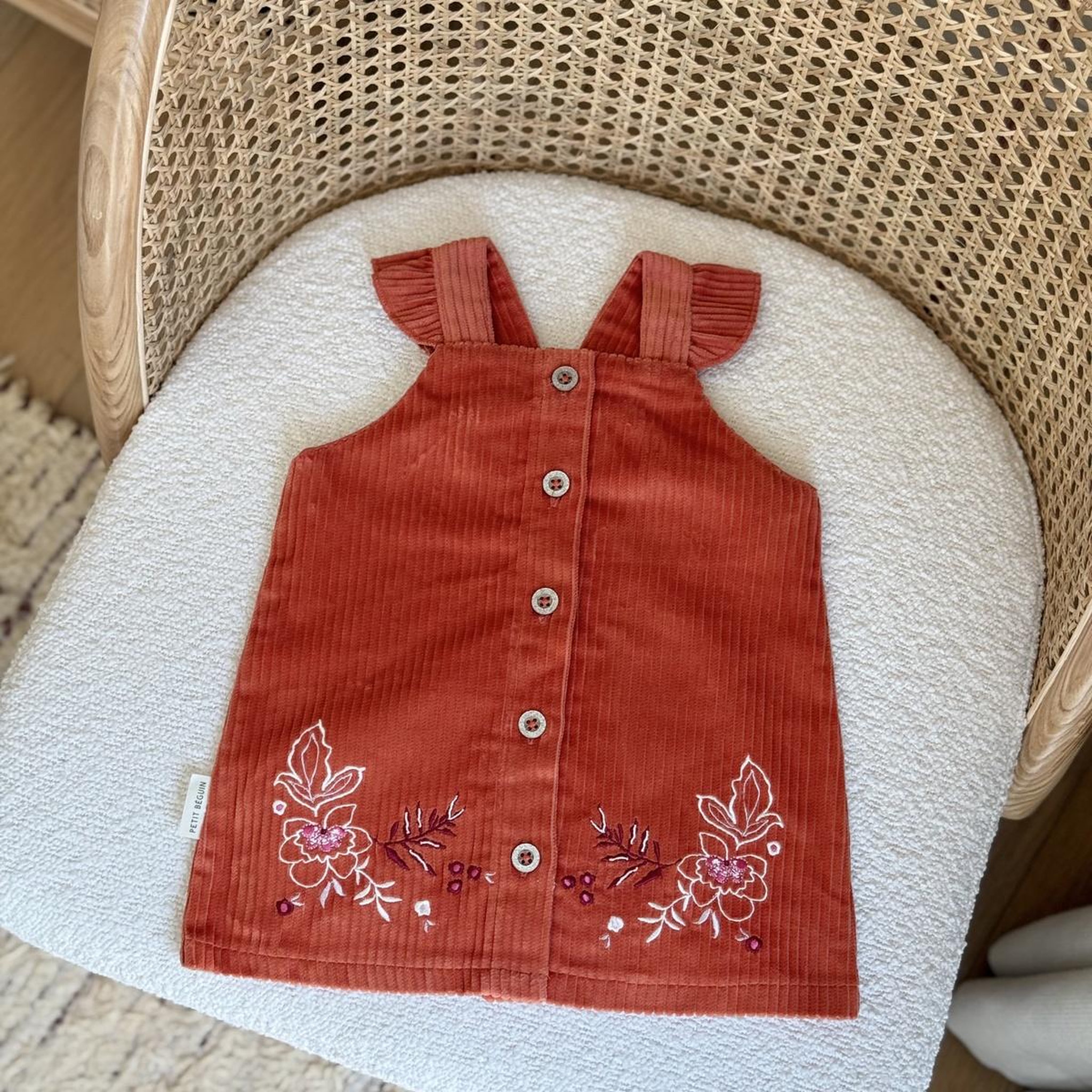 Voir la diapositive 4 : Petit Béguin Robe enfant en velours côtelé manouk