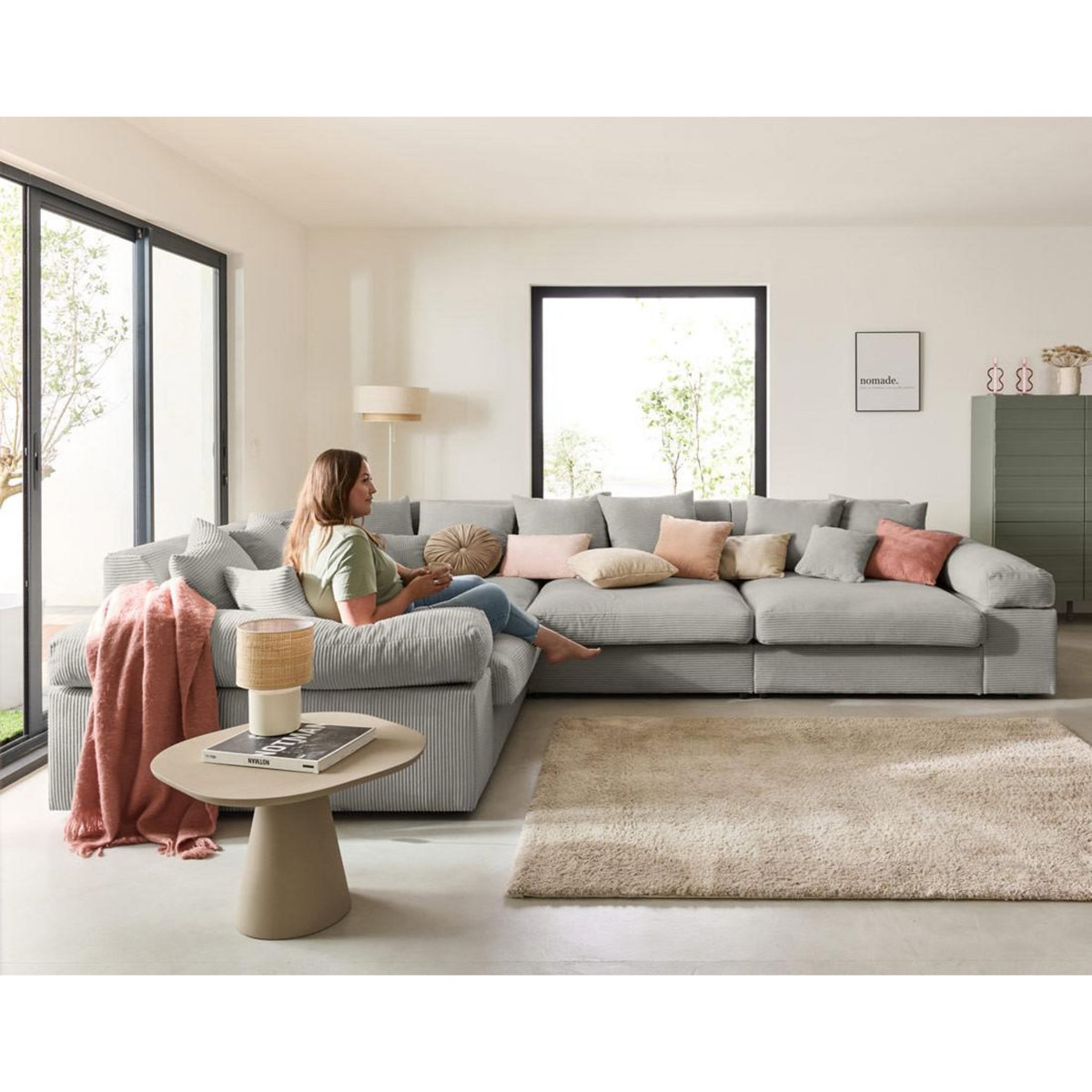 LISA DESIGN Aspen - canapé d'angle réversible 5 places - assise profonde - en velours côtelé