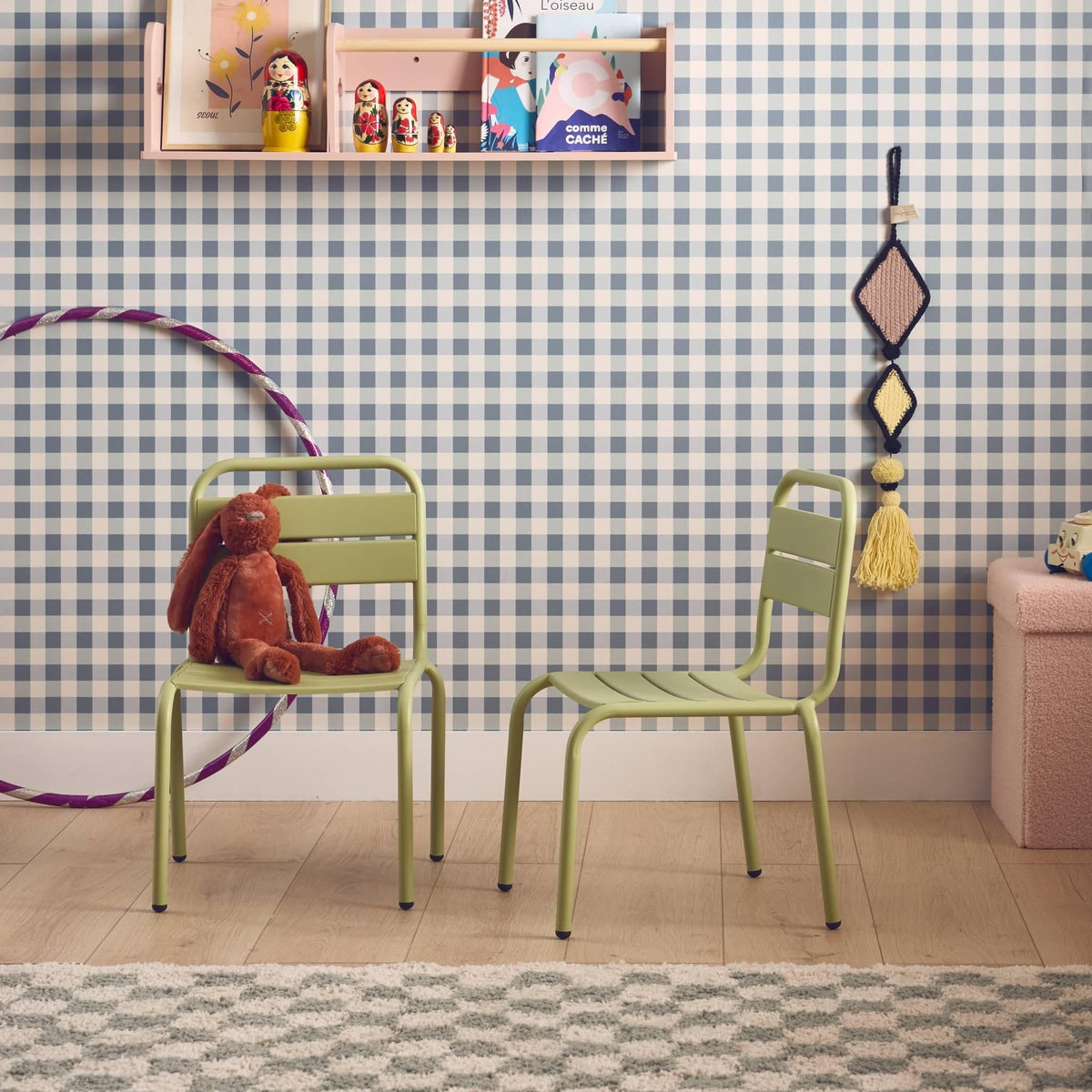 SWEEEK Lot de 2 chaises en métal vert clair pour enfant. salon de jardin enfant